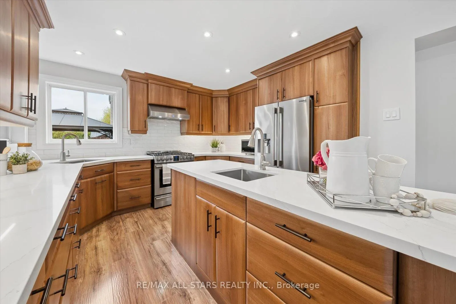 Photo 18 of 114 Kingsridge Road, Barrie, Bayshore — HOMEH