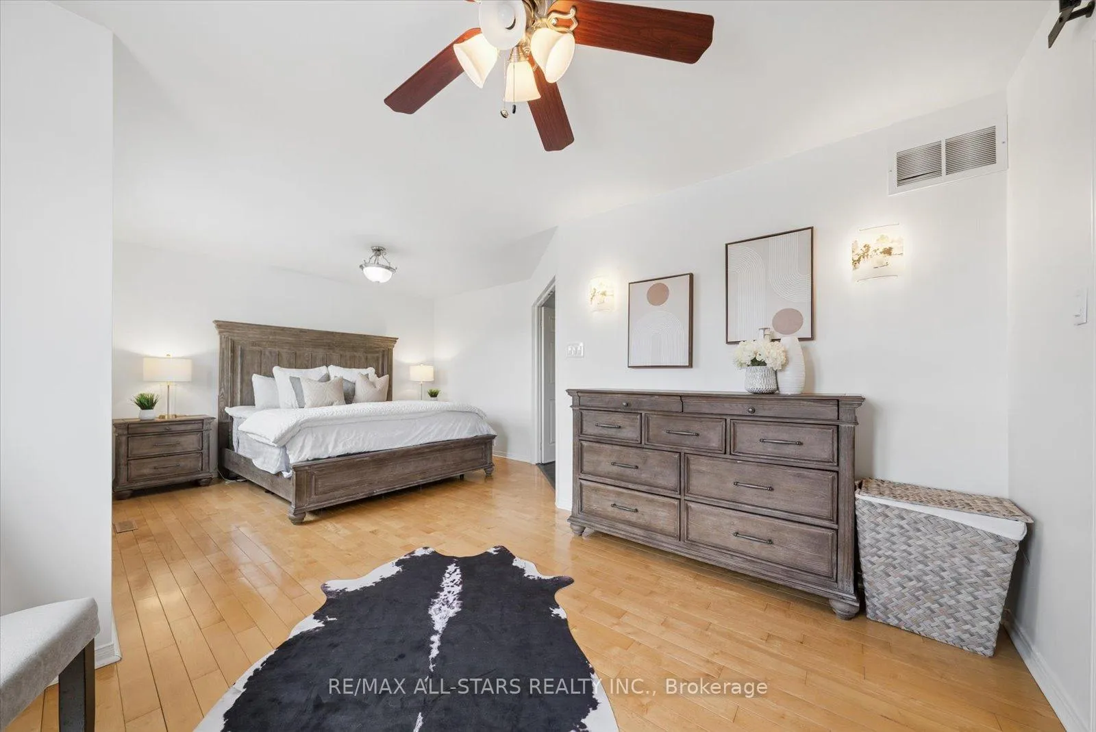 Photo 24 of 114 Kingsridge Road, Barrie, Bayshore — HOMEH
