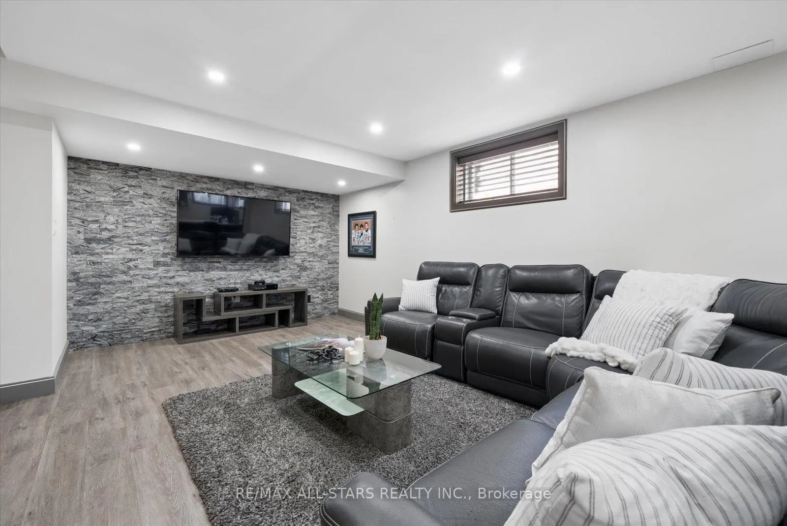 Photo 31 of 114 Kingsridge Road, Barrie, Bayshore — HOMEH