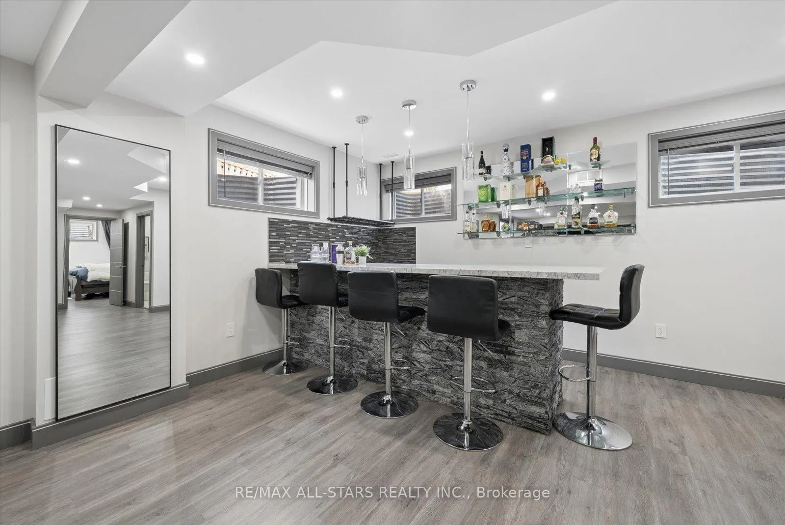 Photo 32 of 114 Kingsridge Road, Barrie, Bayshore — HOMEH
