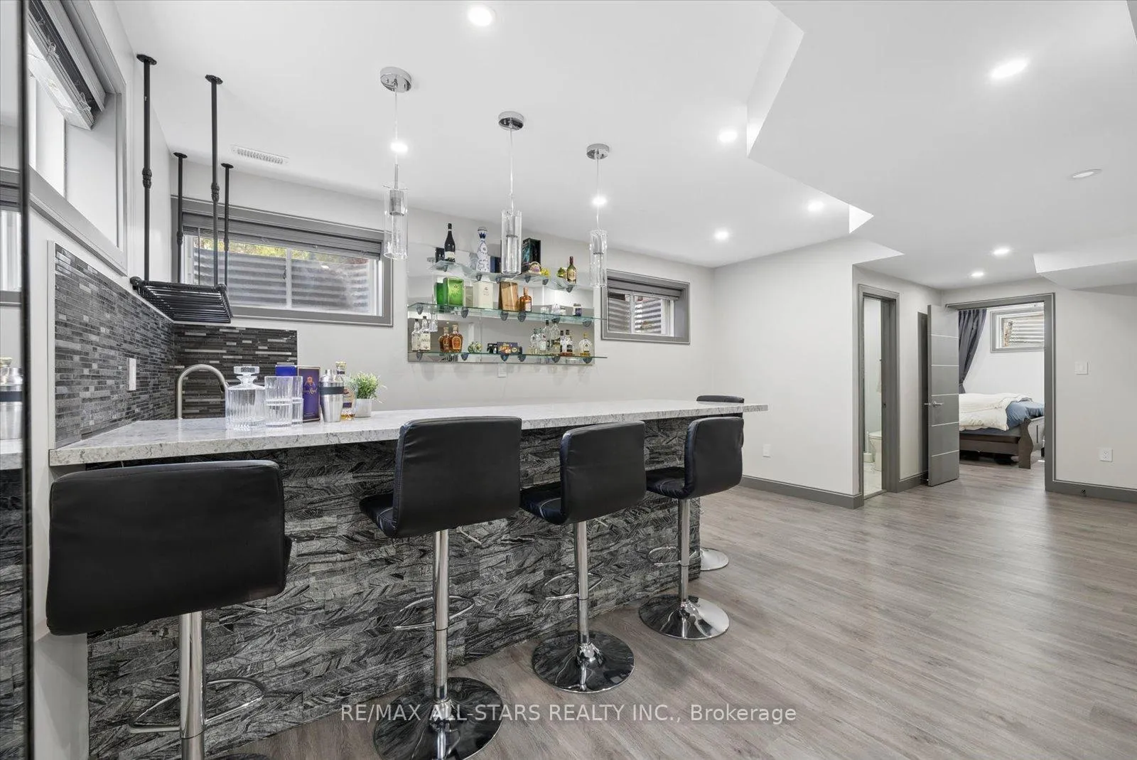 Photo 34 of 114 Kingsridge Road, Barrie, Bayshore — HOMEH