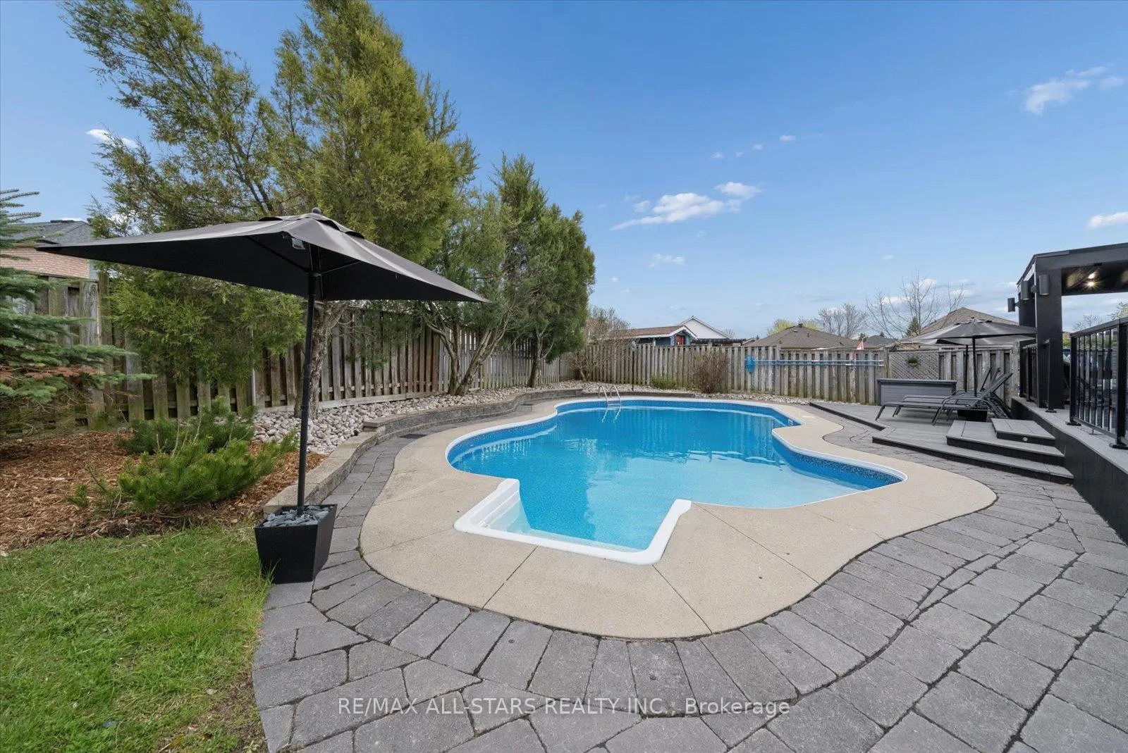 Photo 41 of 114 Kingsridge Road, Barrie, Bayshore — HOMEH