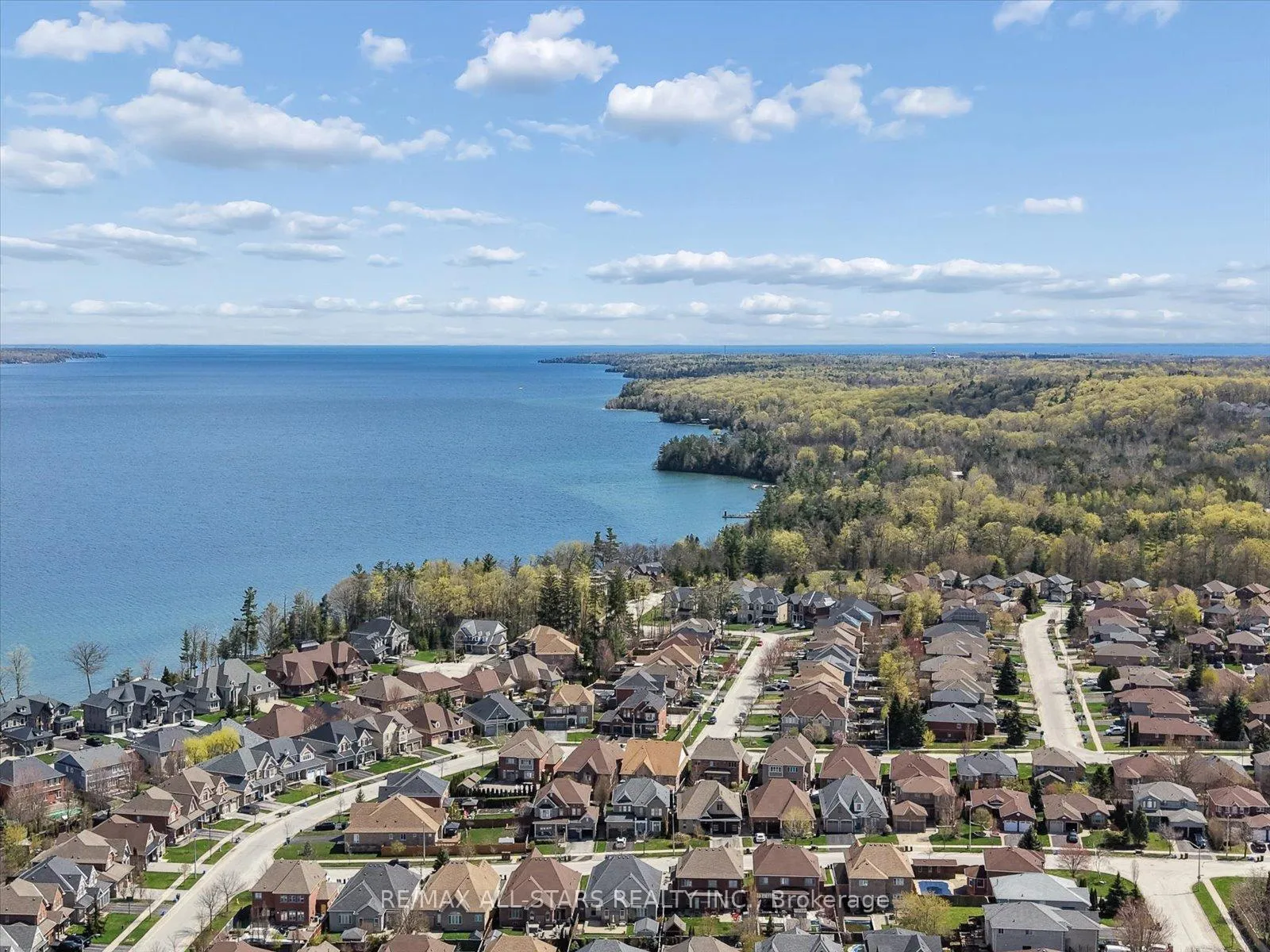 Photo 45 of 114 Kingsridge Road, Barrie, Bayshore — HOMEH