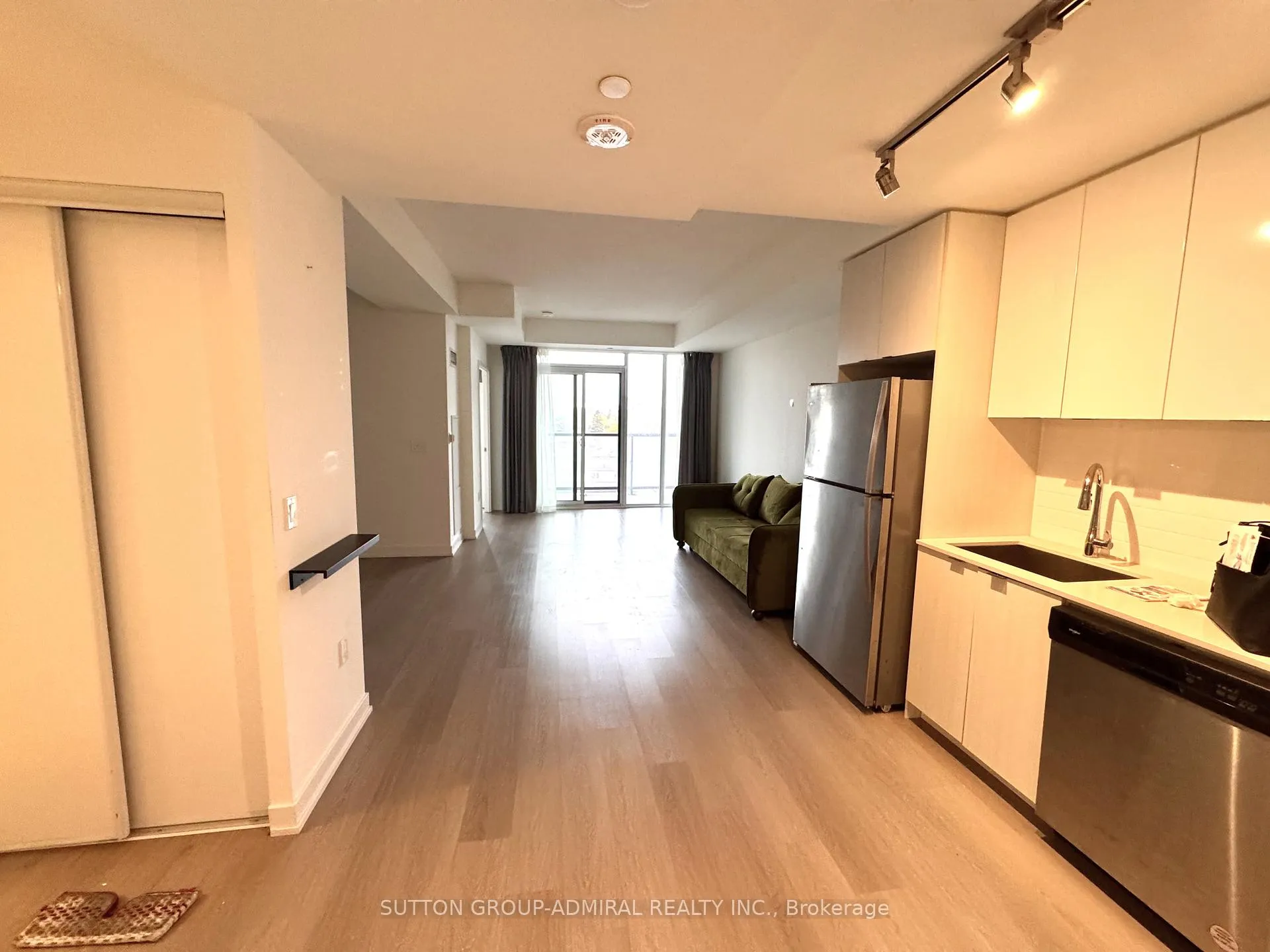 Photo 4 of Unit 520, 859 The Queensway, Etobicoke, Stonegate-Queensway — HOMEH
