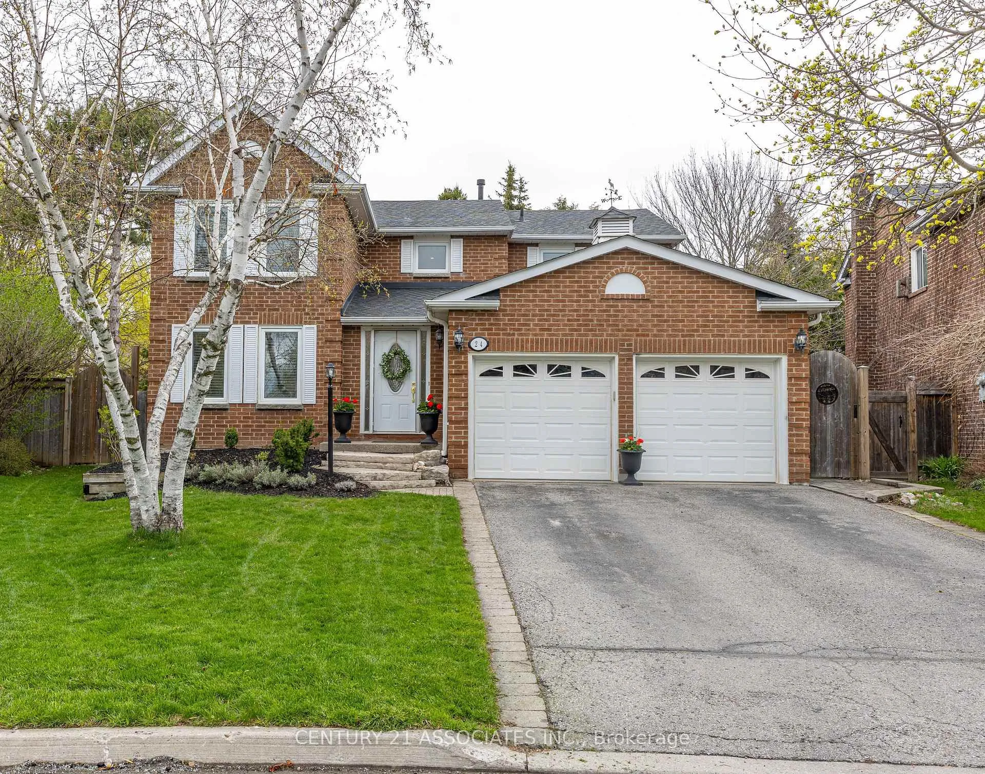Photo 1 of 24 Garnish Green, Markham, Markham Village — HOMEH