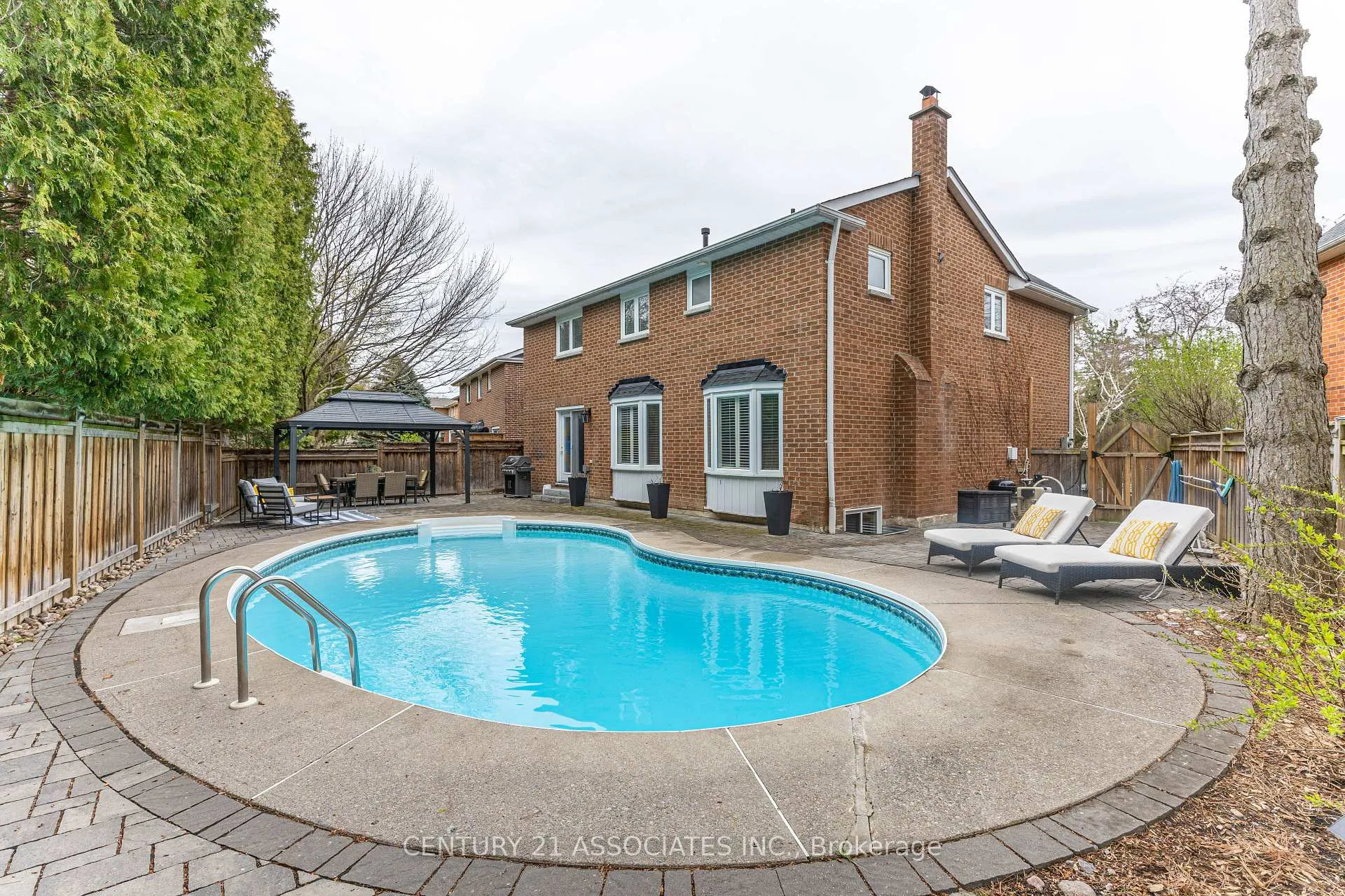 Photo 5 of 24 Garnish Green, Markham, Markham Village — HOMEH
