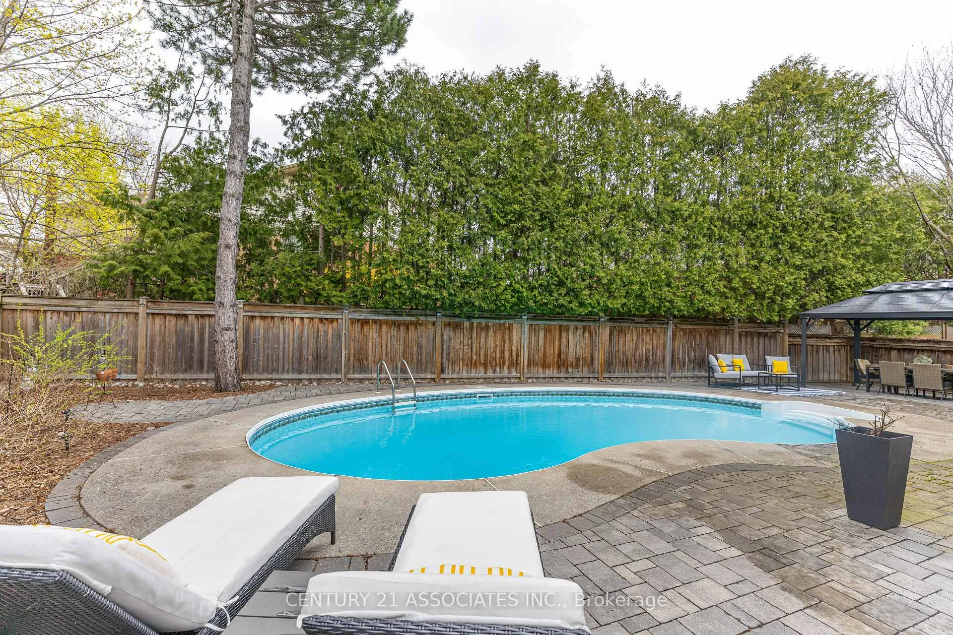 Photo 7 of 24 Garnish Green, Markham, Markham Village — HOMEH