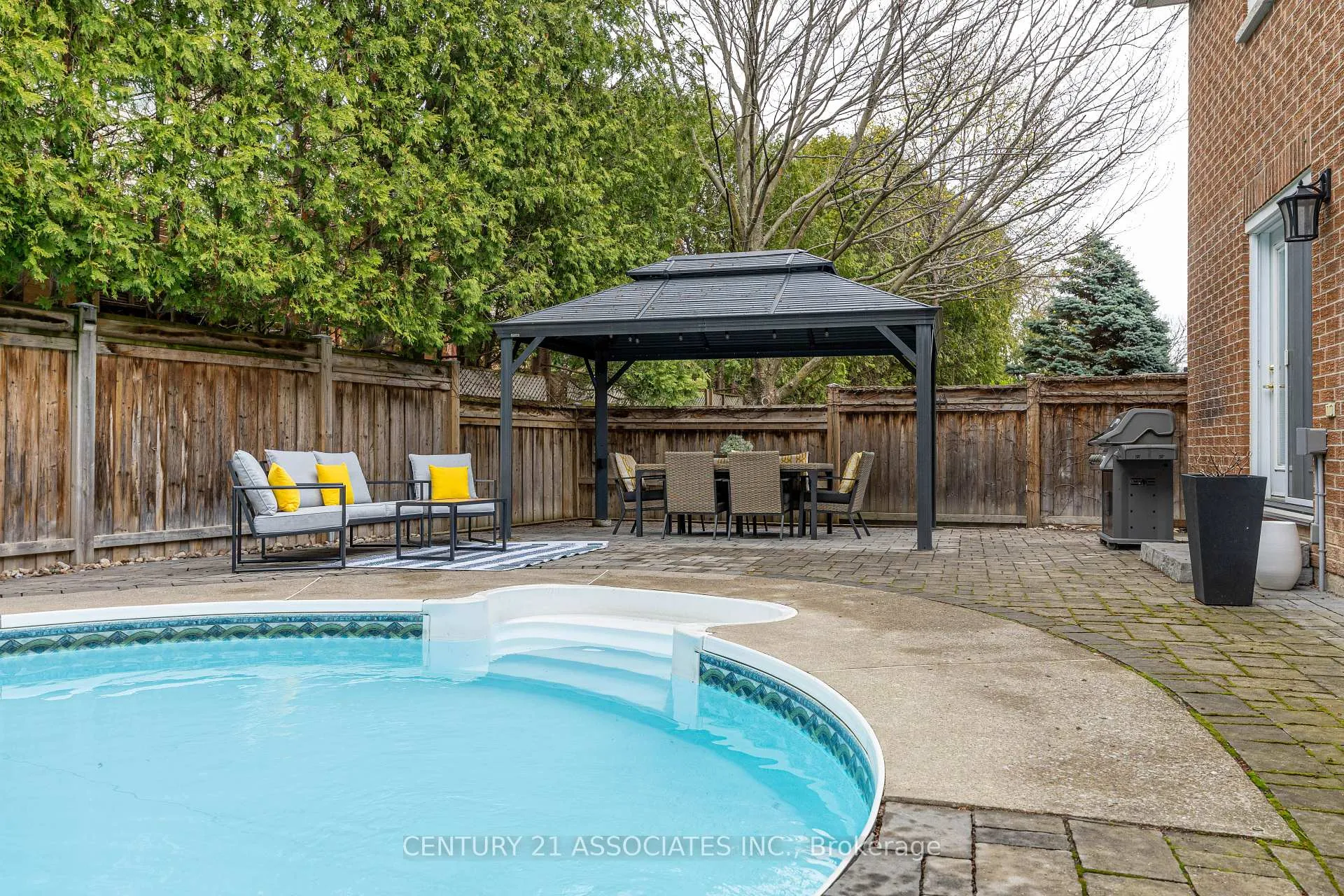 Photo 8 of 24 Garnish Green, Markham, Markham Village — HOMEH