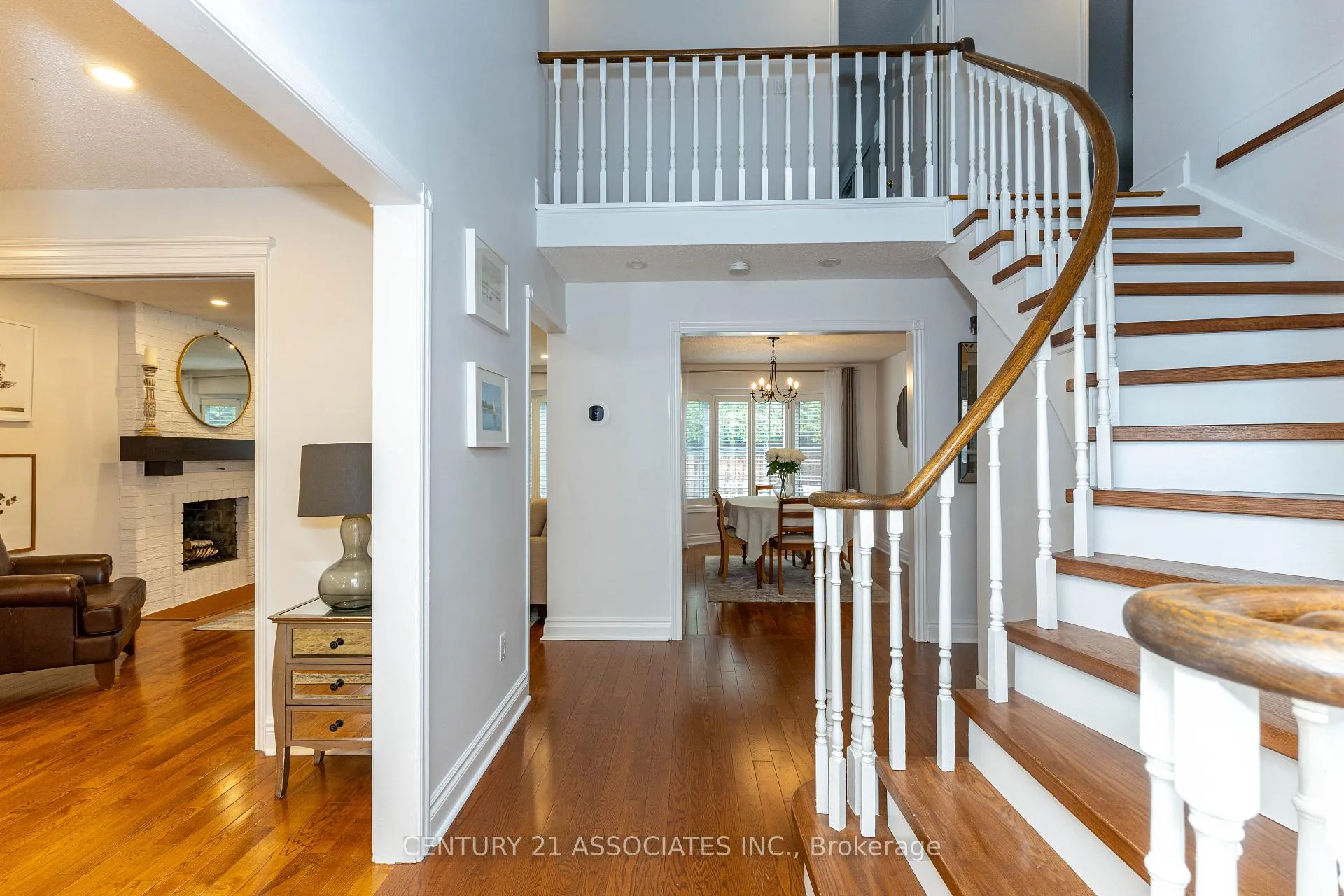 Photo 11 of 24 Garnish Green, Markham, Markham Village — HOMEH