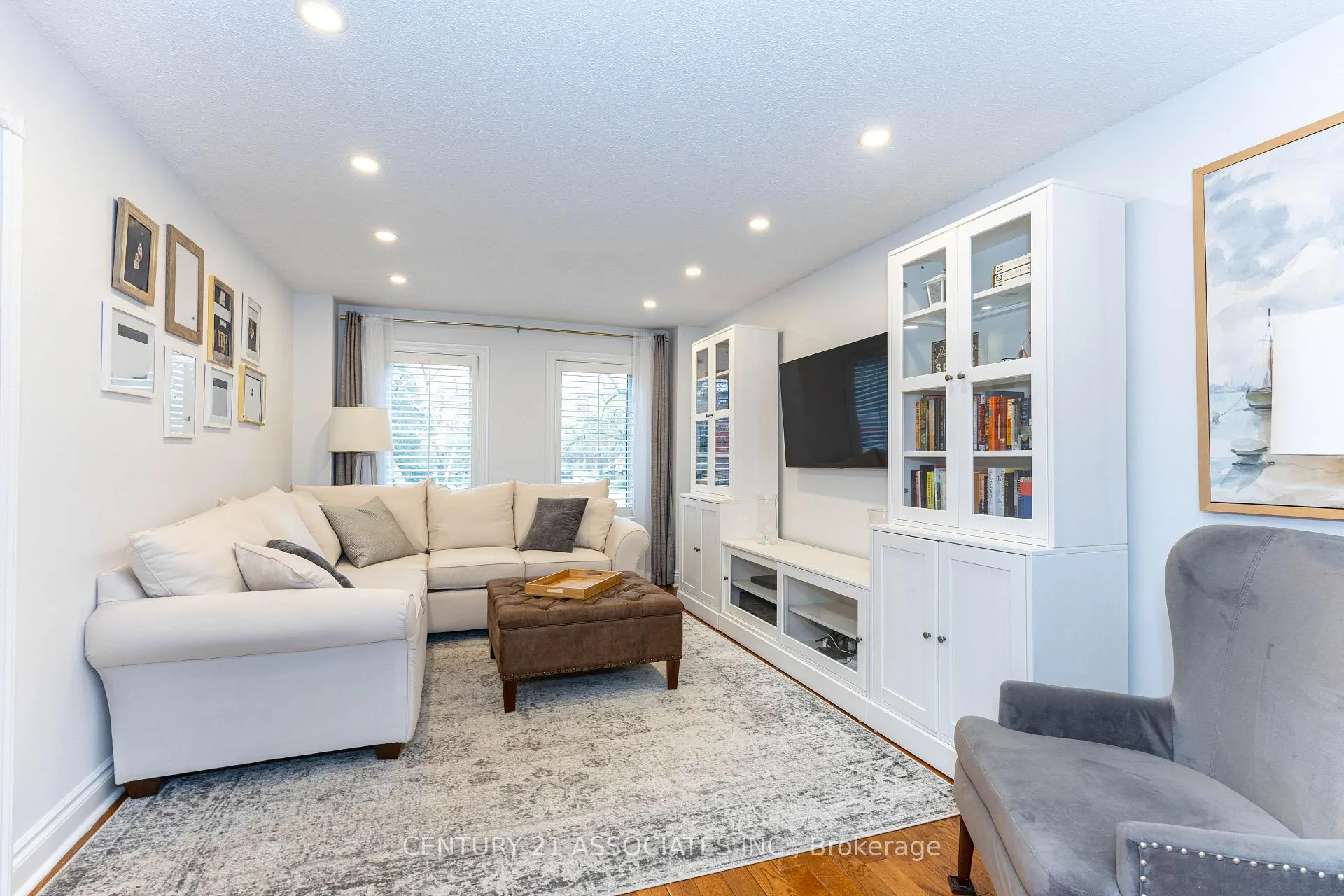 Photo 12 of 24 Garnish Green, Markham, Markham Village — HOMEH