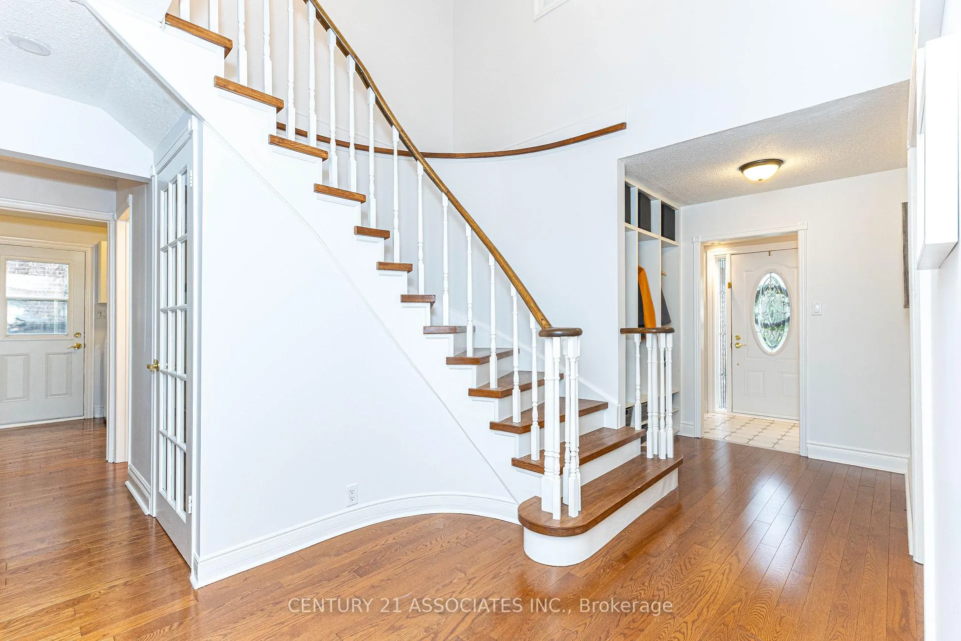 Photo 14 of 24 Garnish Green, Markham, Markham Village — HOMEH