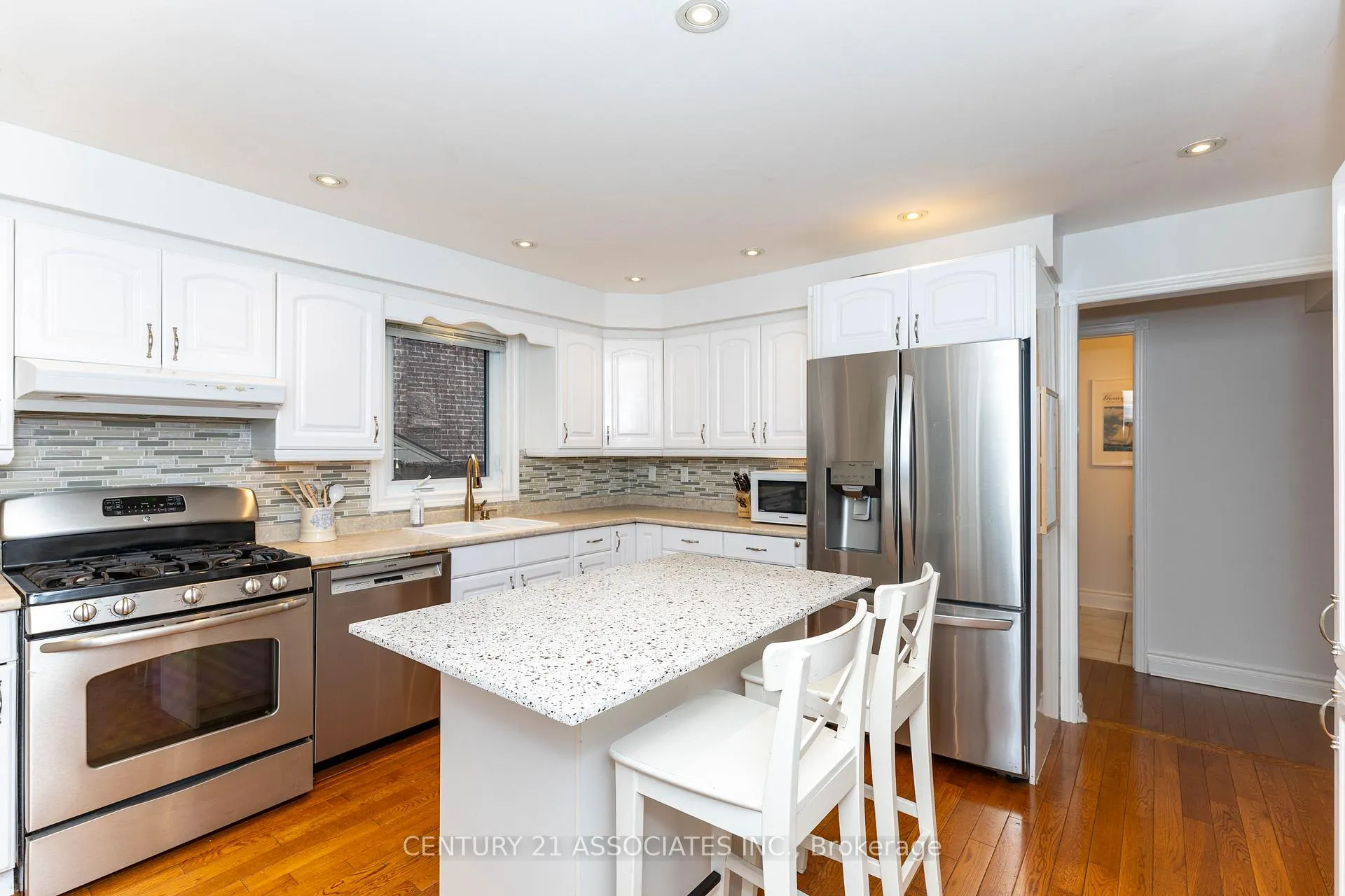 Photo 20 of 24 Garnish Green, Markham, Markham Village — HOMEH