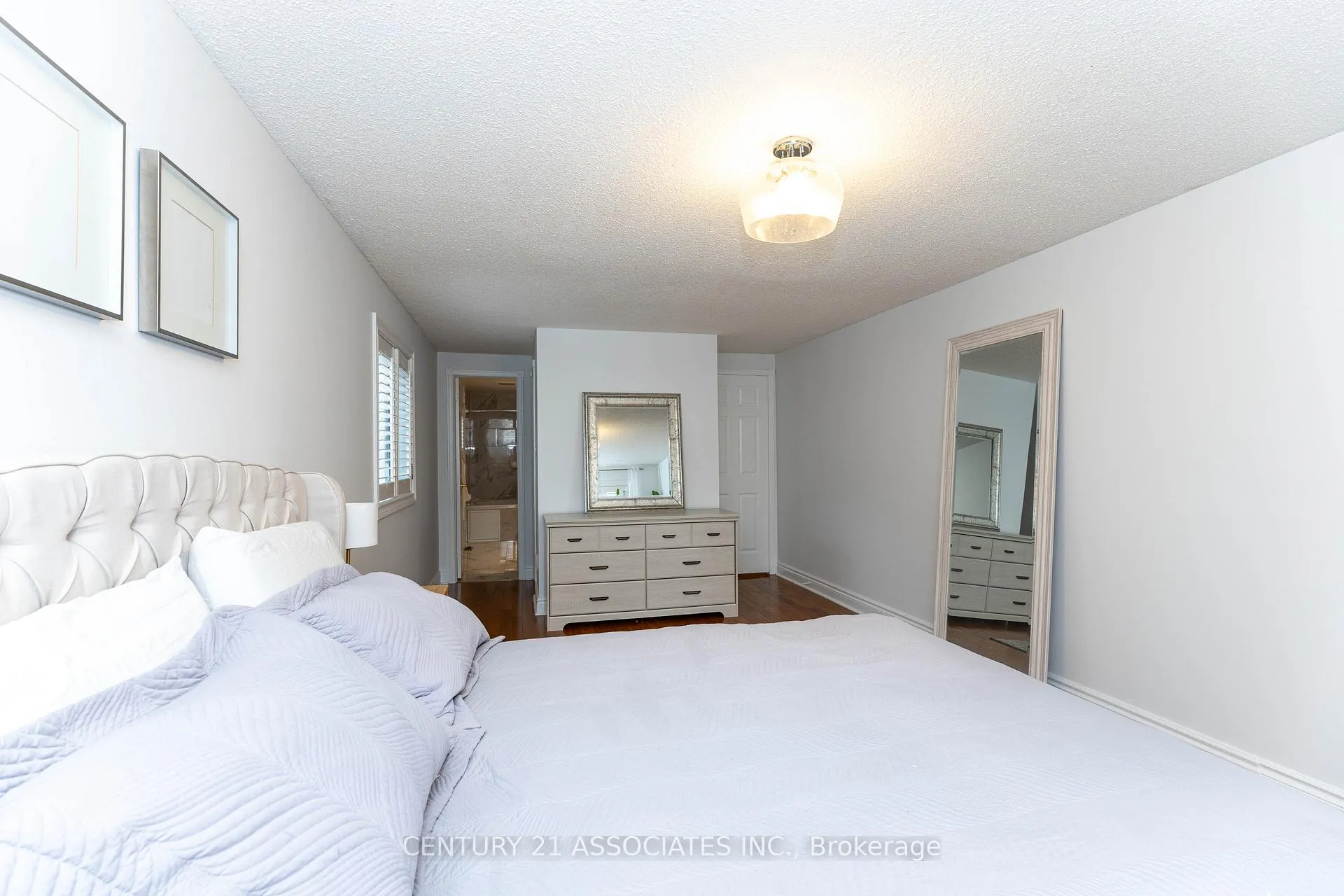 Photo 25 of 24 Garnish Green, Markham, Markham Village — HOMEH