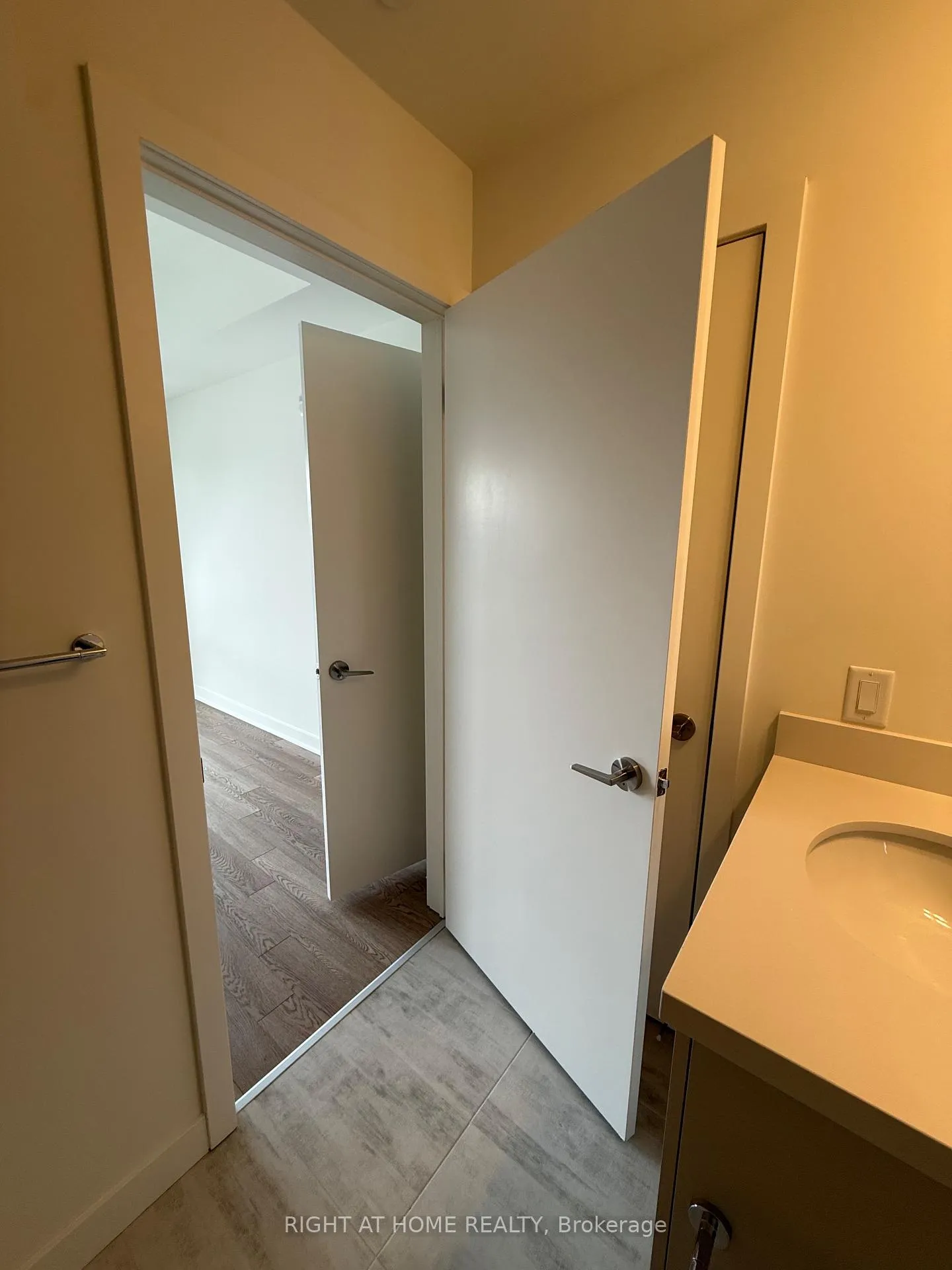 Photo 10 of Unit 313, 51 Clarington Boulevard, Clarington, Bowmanville — HOMEH