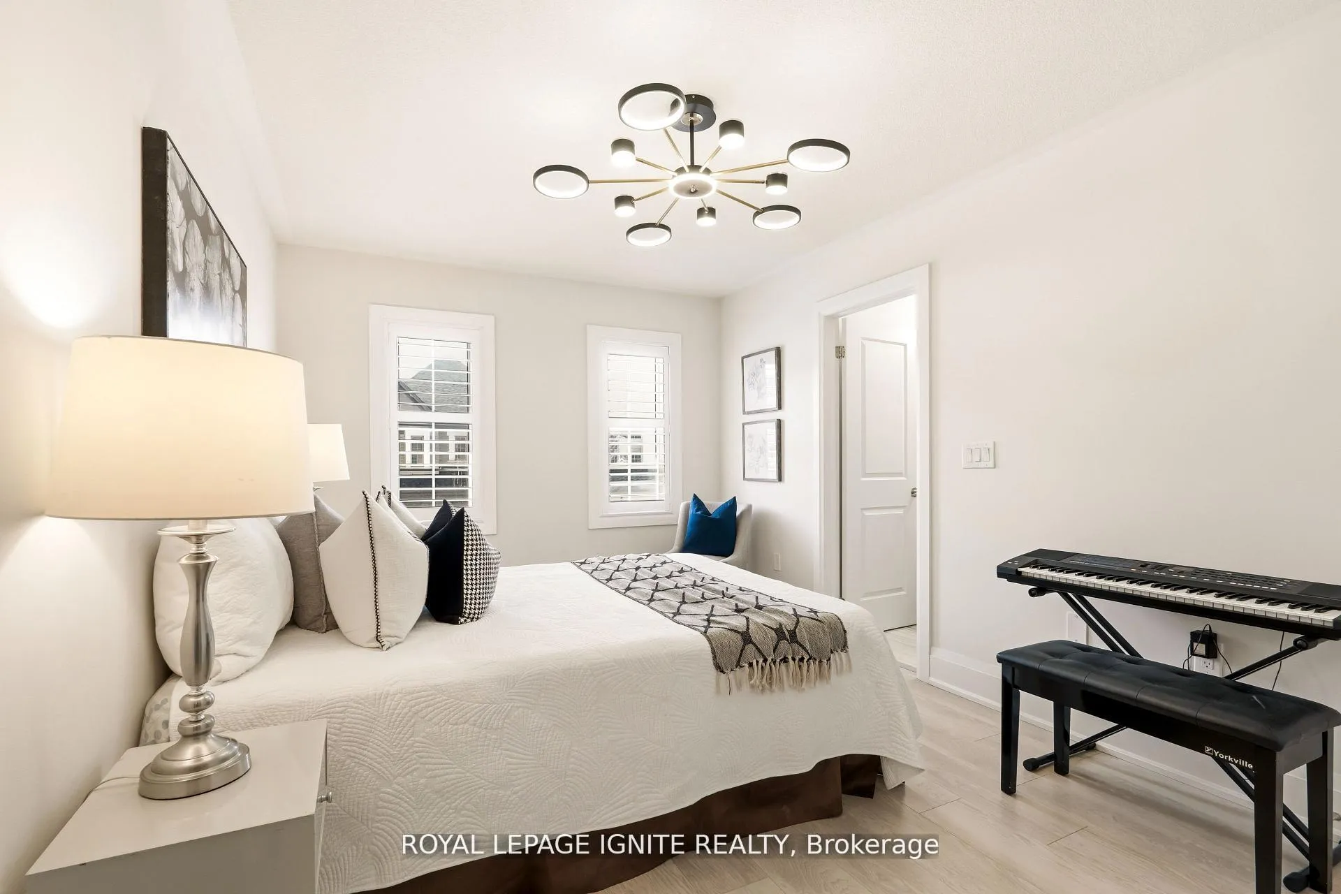 Photo 34 of 11 Jenwood Crescent, Brampton, Sandringham-Wellington North — HOMEH