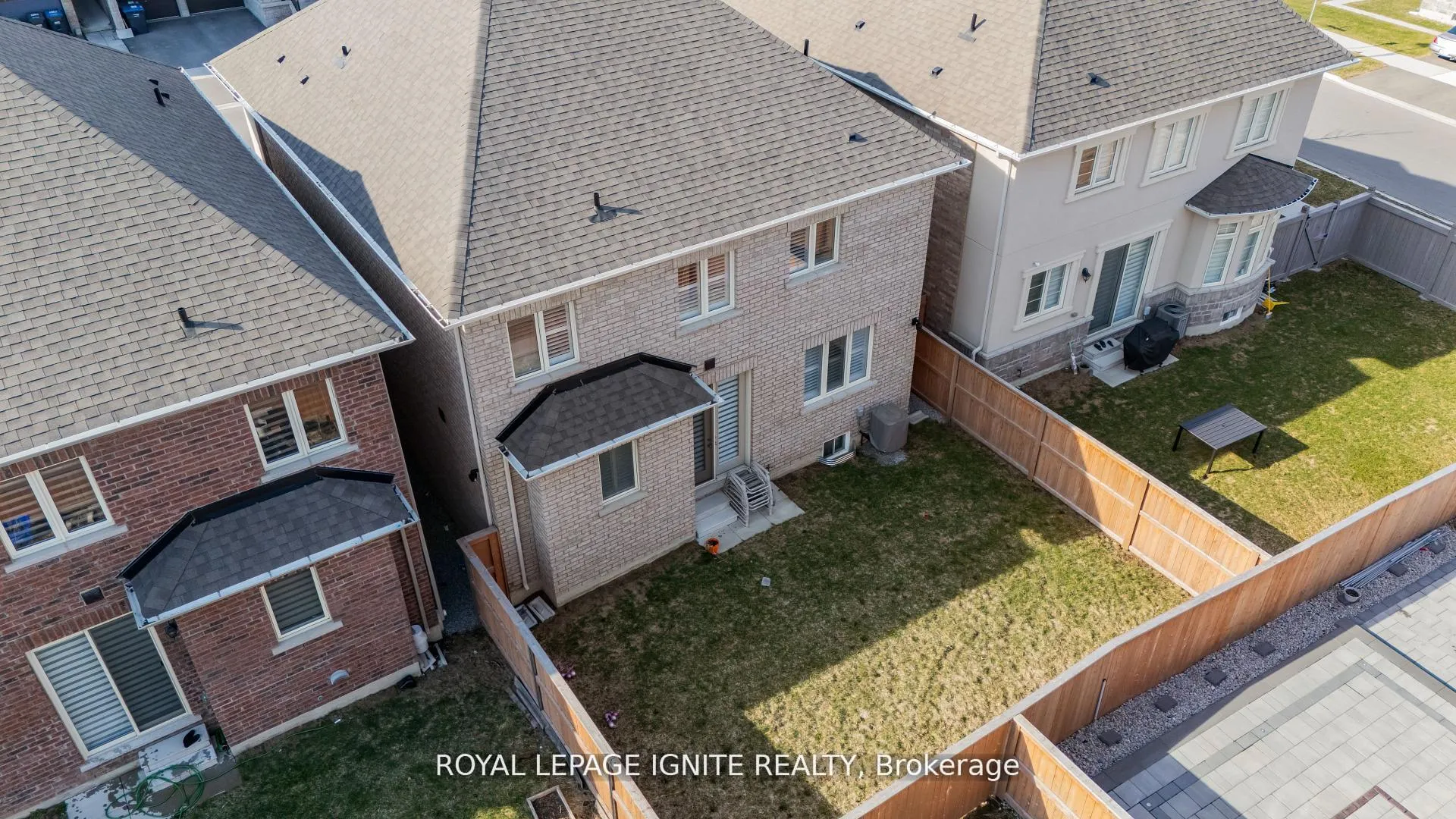 Photo 46 of 11 Jenwood Crescent, Brampton, Sandringham-Wellington North — HOMEH