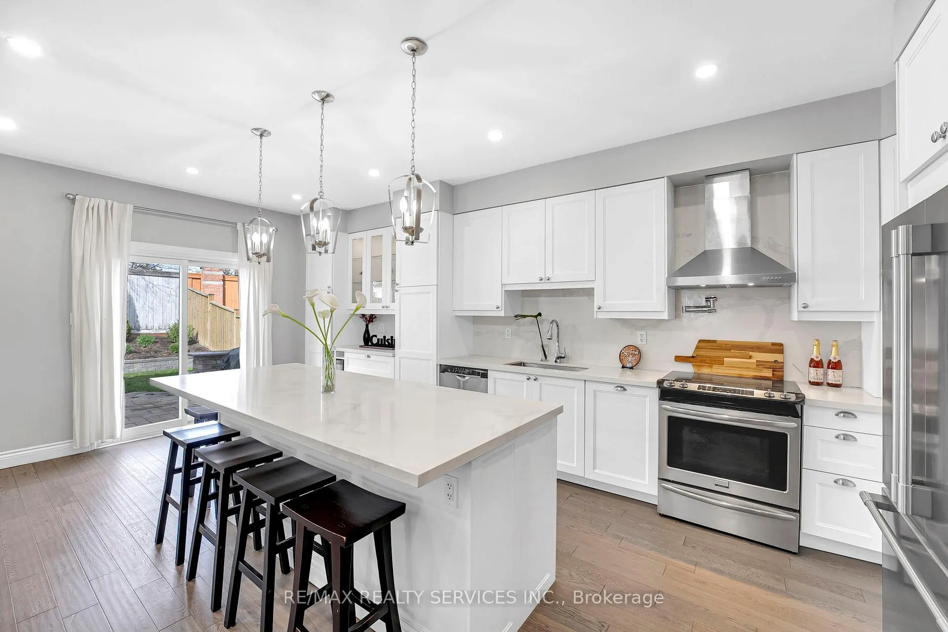 Photo 5 of 46 Ryegrass Crescent, Brampton, Snelgrove — HOMEH