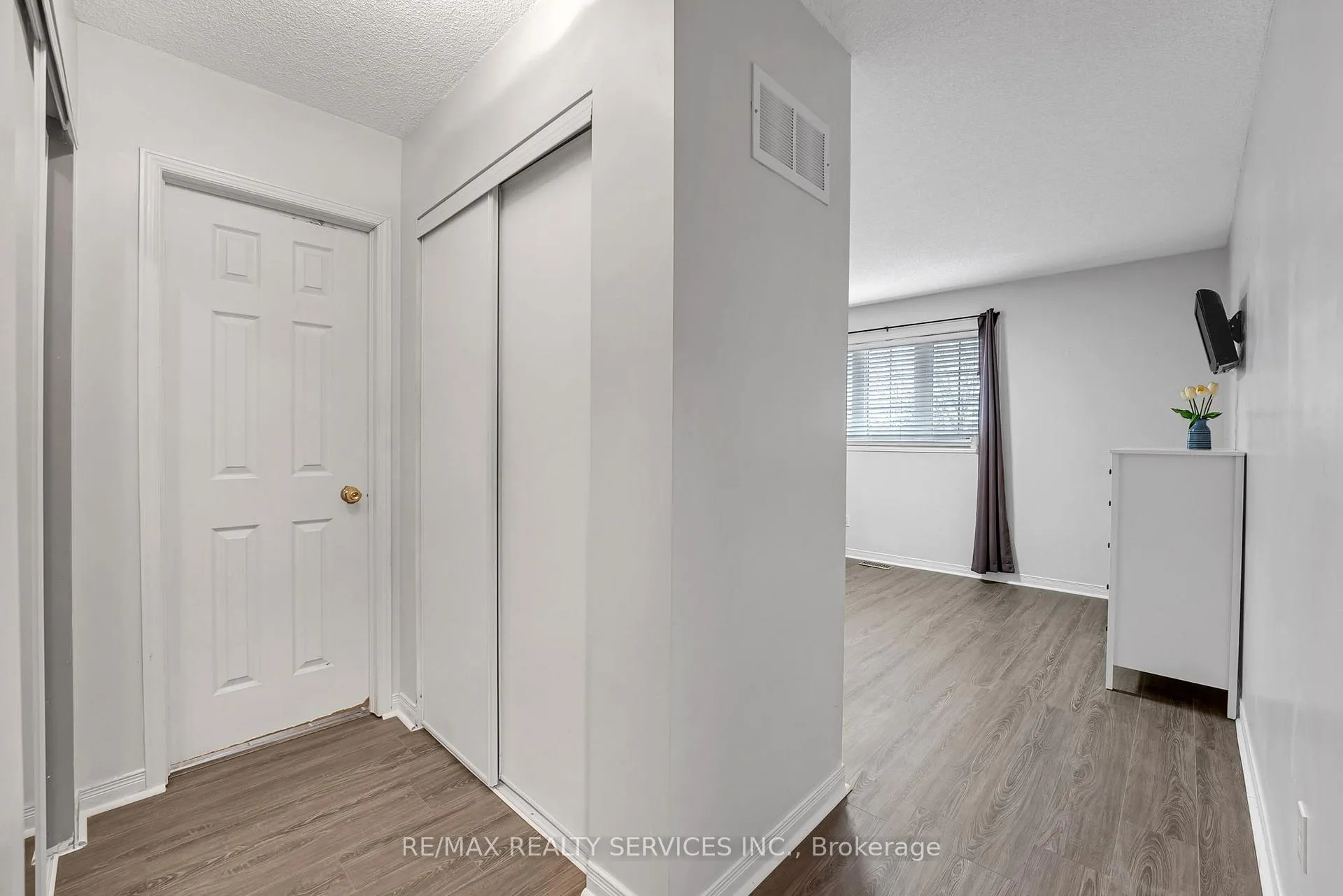 Photo 21 of 46 Ryegrass Crescent, Brampton, Snelgrove — HOMEH