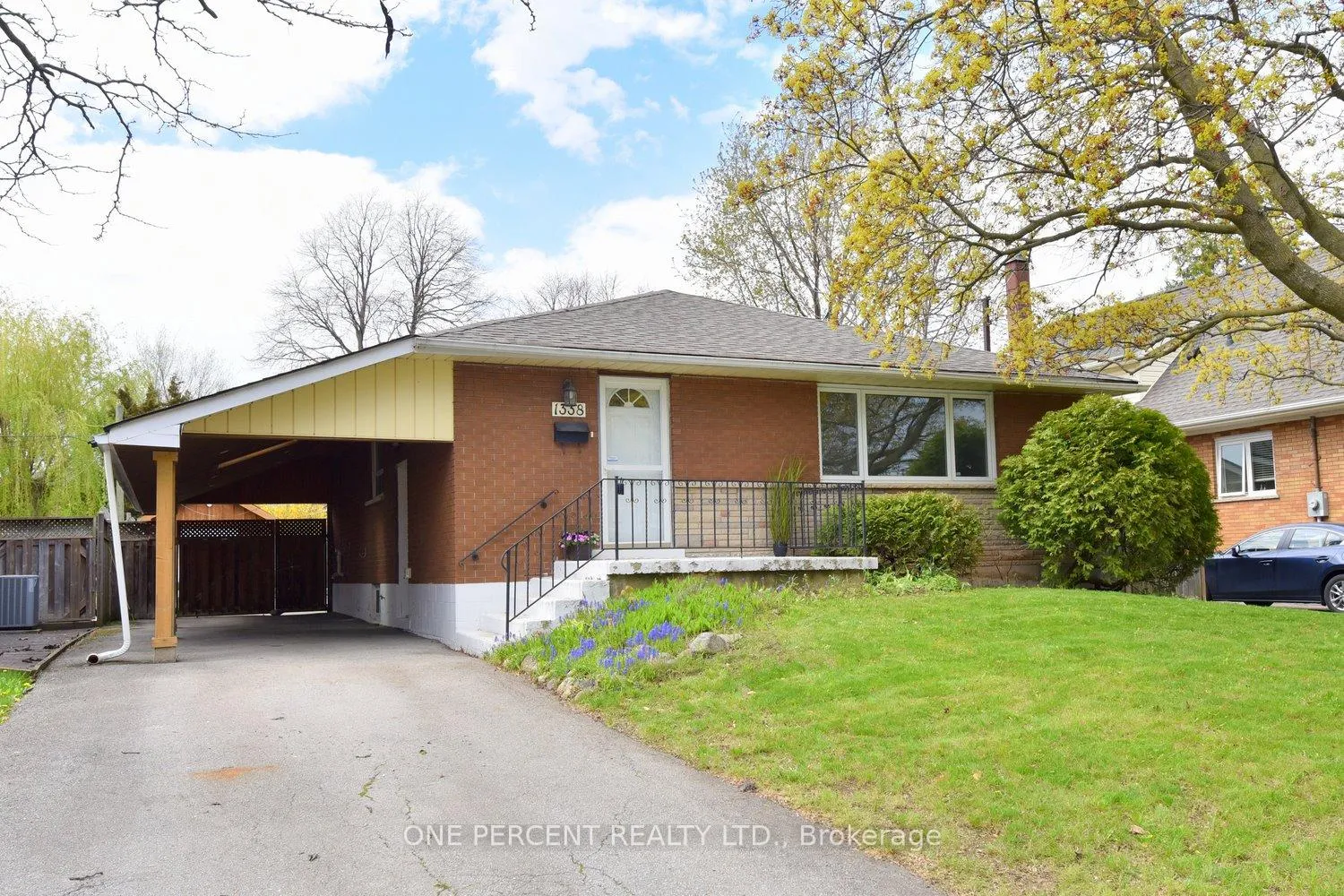 Photo 1 of 1338 De Quincy Crescent, Burlington, Mountainside — HOMEH