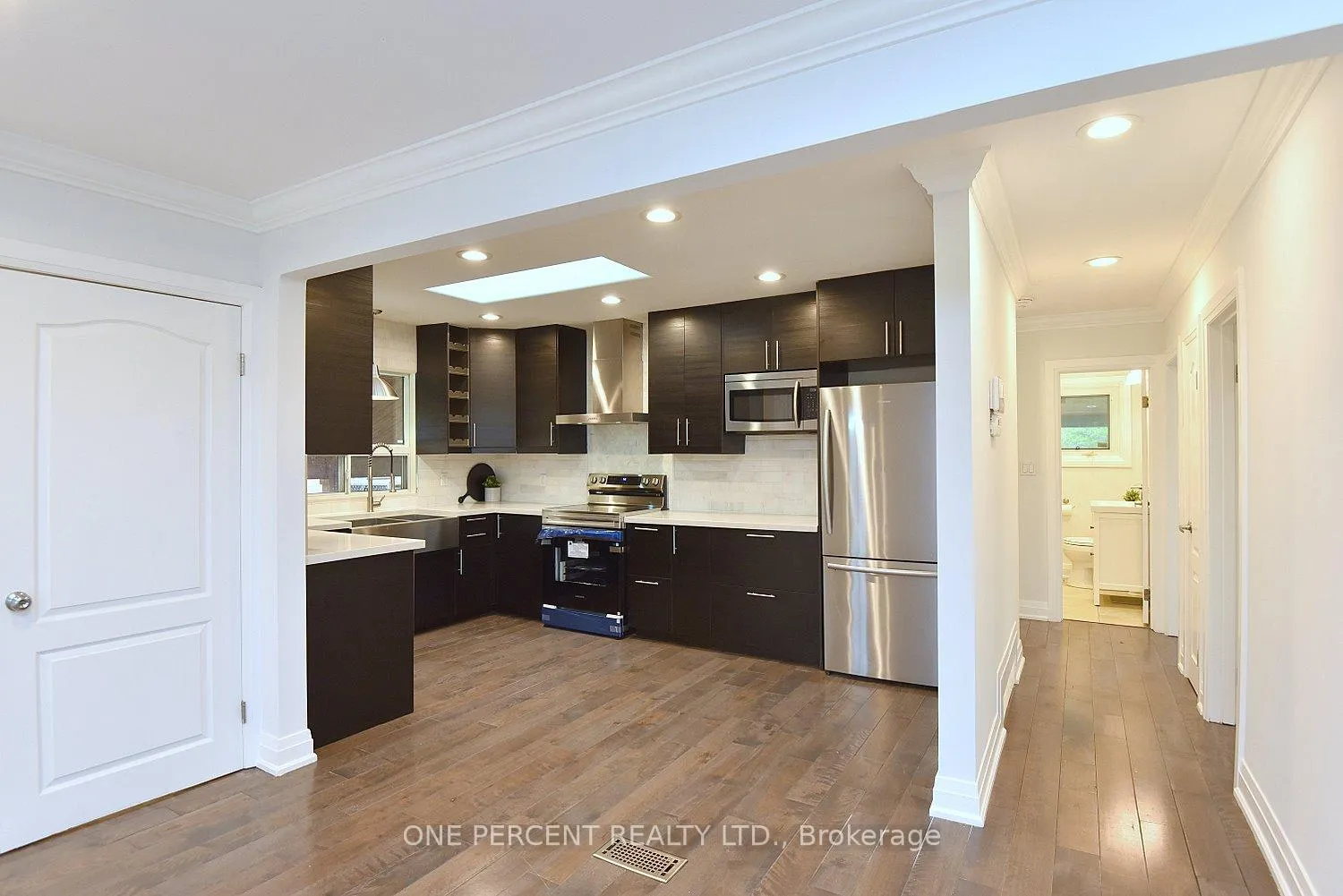 Photo 9 of 1338 De Quincy Crescent, Burlington, Mountainside — HOMEH