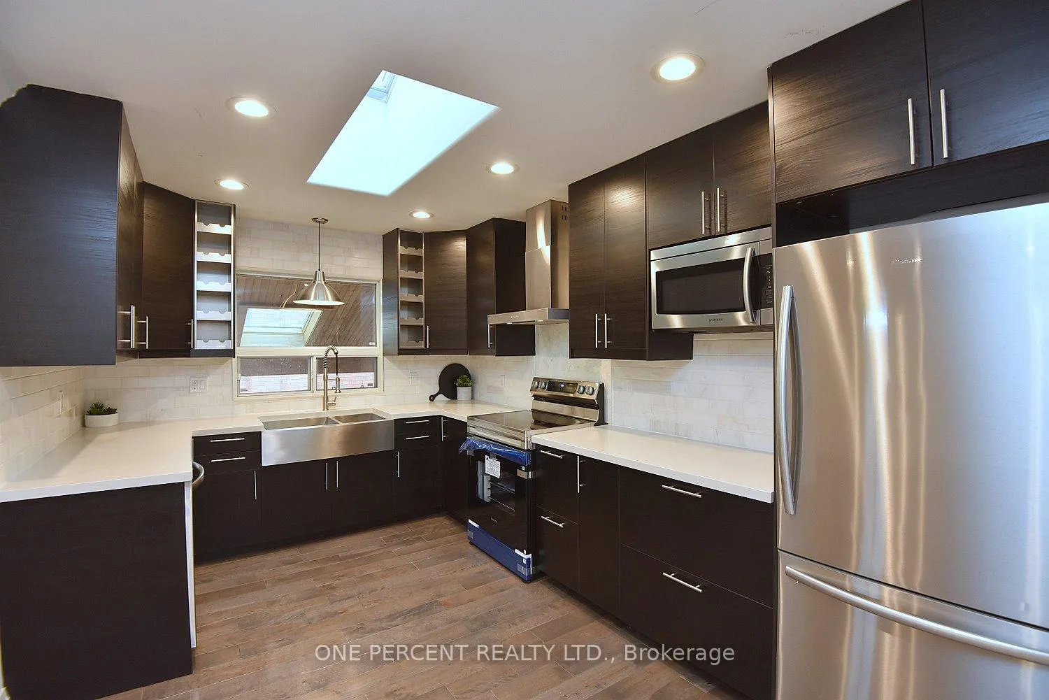 Photo 11 of 1338 De Quincy Crescent, Burlington, Mountainside — HOMEH