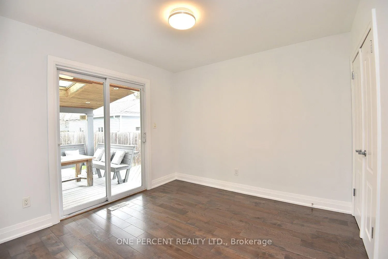 Photo 13 of 1338 De Quincy Crescent, Burlington, Mountainside — HOMEH