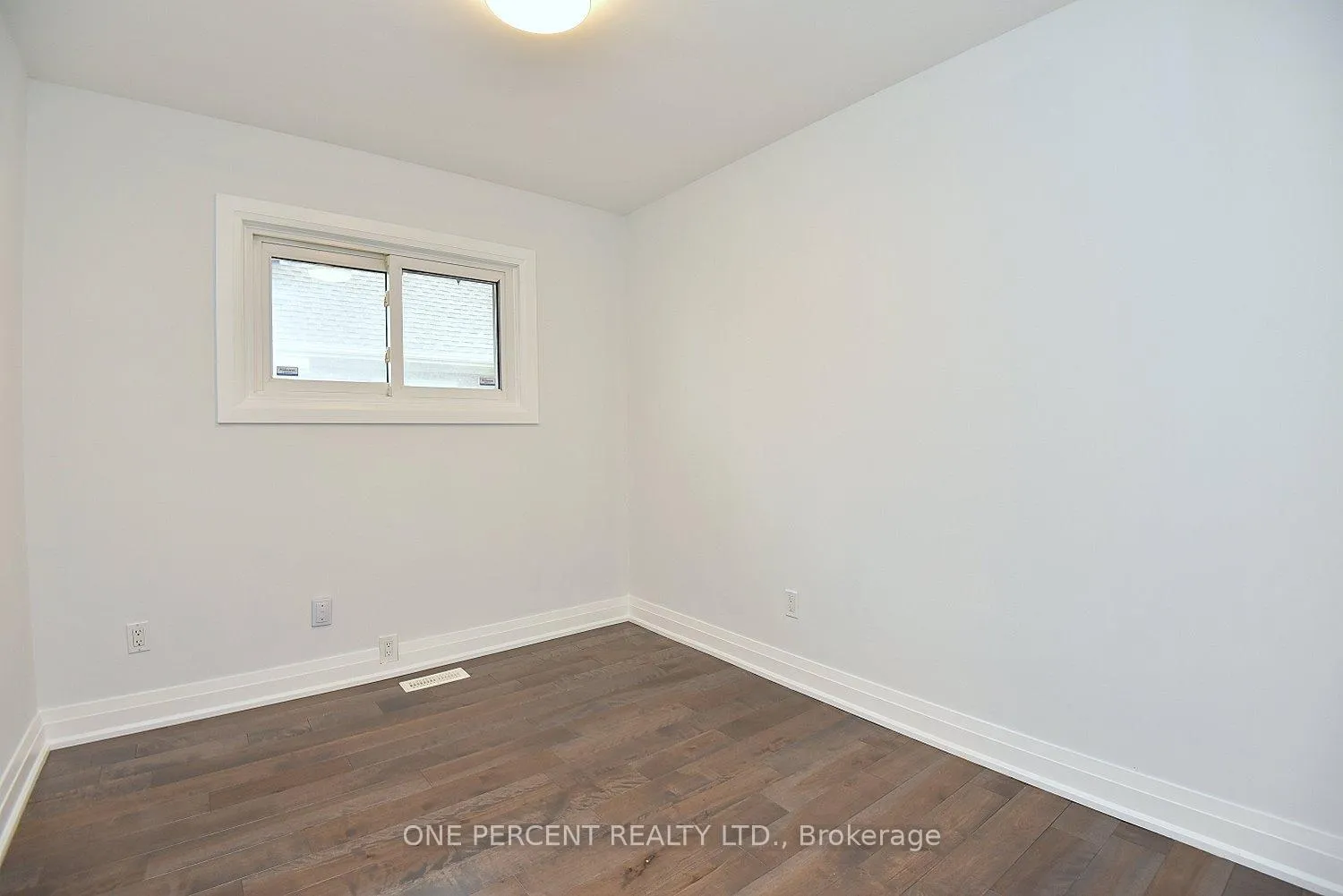 Photo 16 of 1338 De Quincy Crescent, Burlington, Mountainside — HOMEH