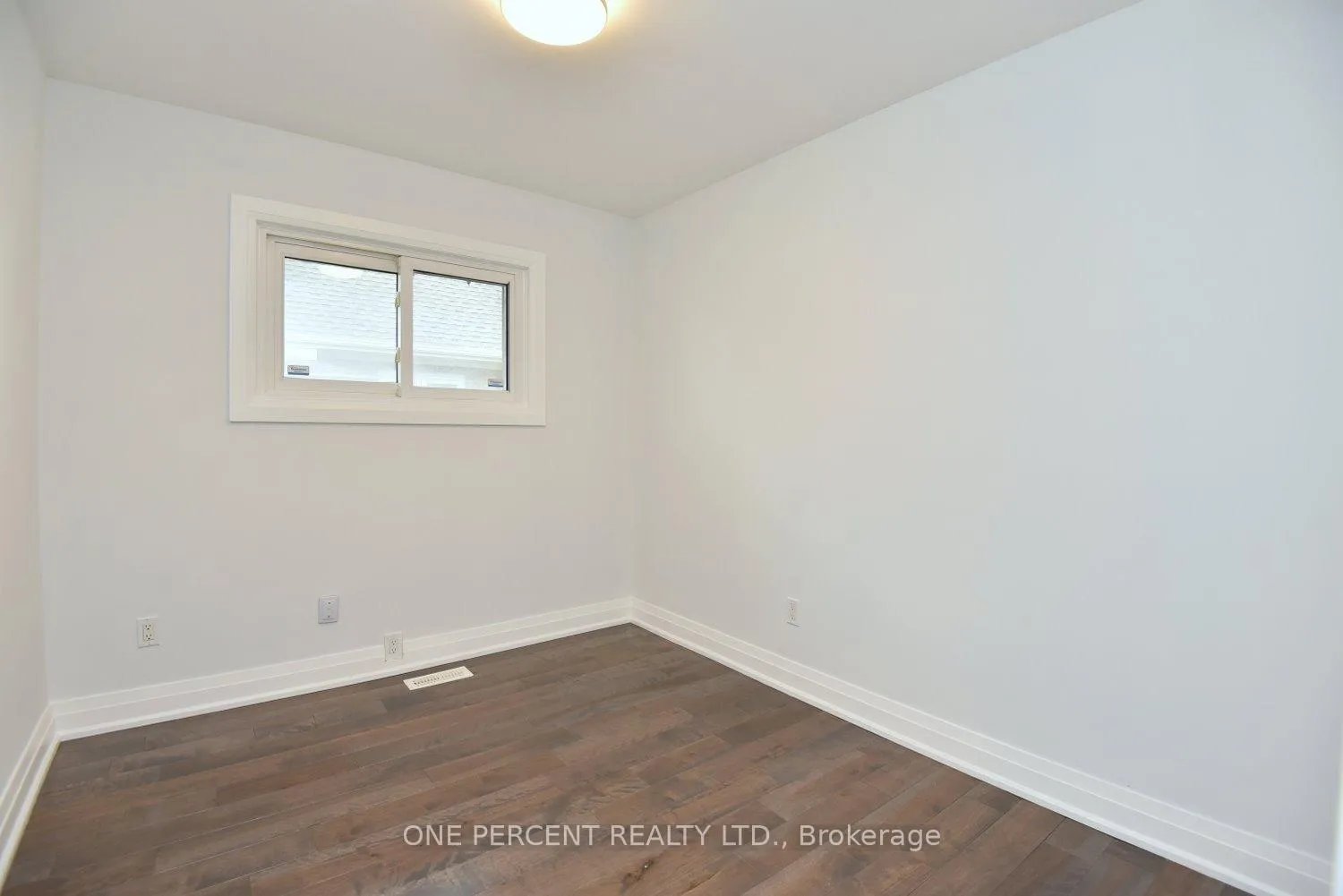Photo 18 of 1338 De Quincy Crescent, Burlington, Mountainside — HOMEH