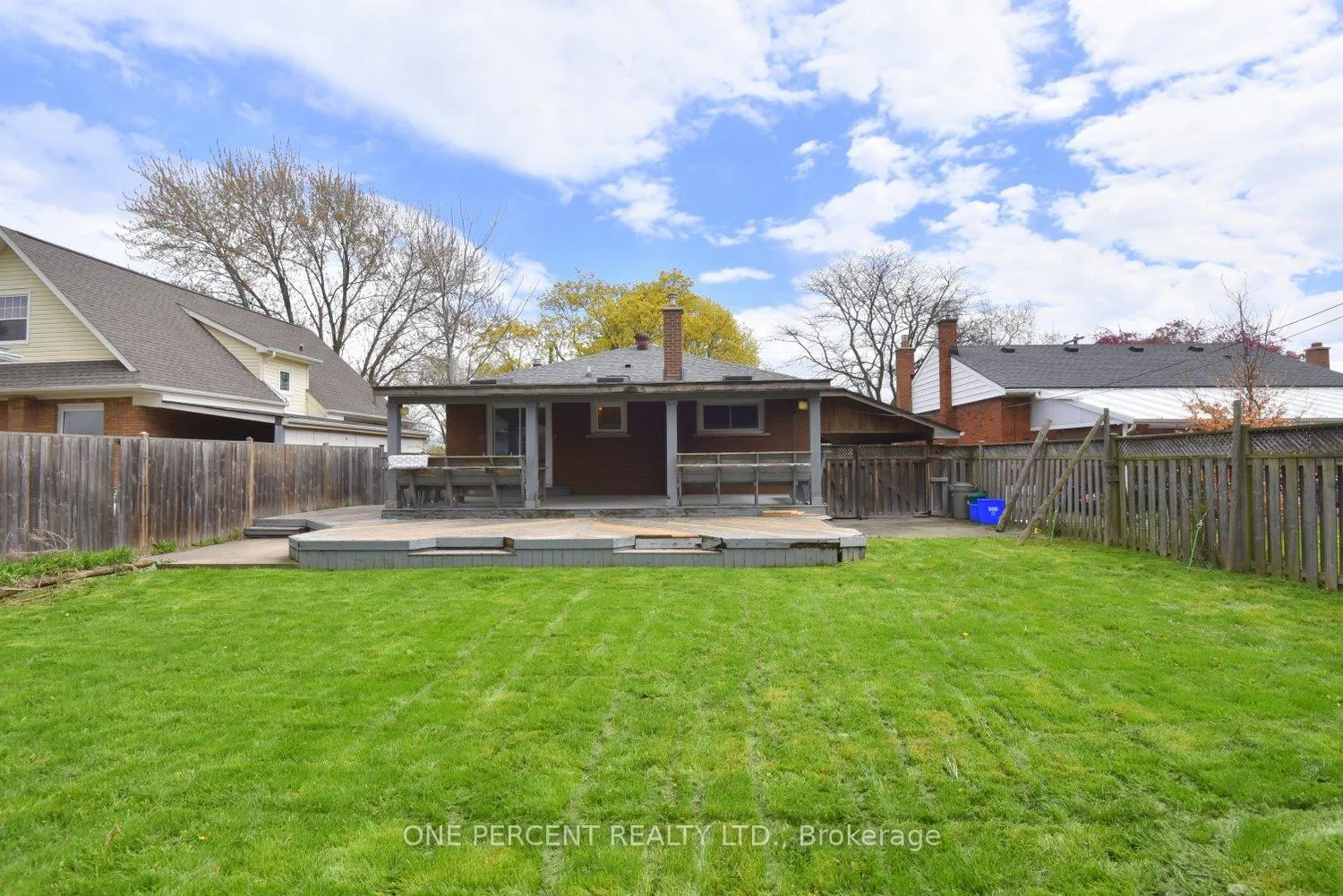 Photo 32 of 1338 De Quincy Crescent, Burlington, Mountainside — HOMEH
