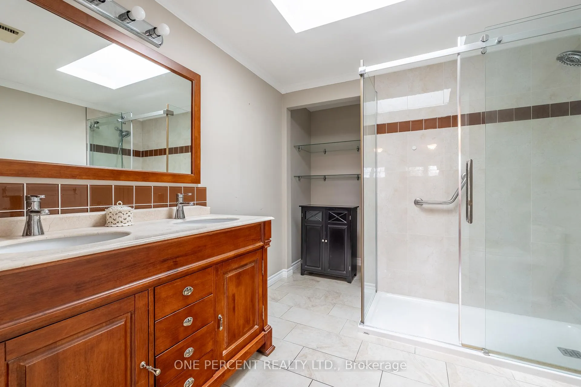 Photo 12 of Unit 30, 800 Upper Paradise Road, Hamilton, Gurnett — HOMEH