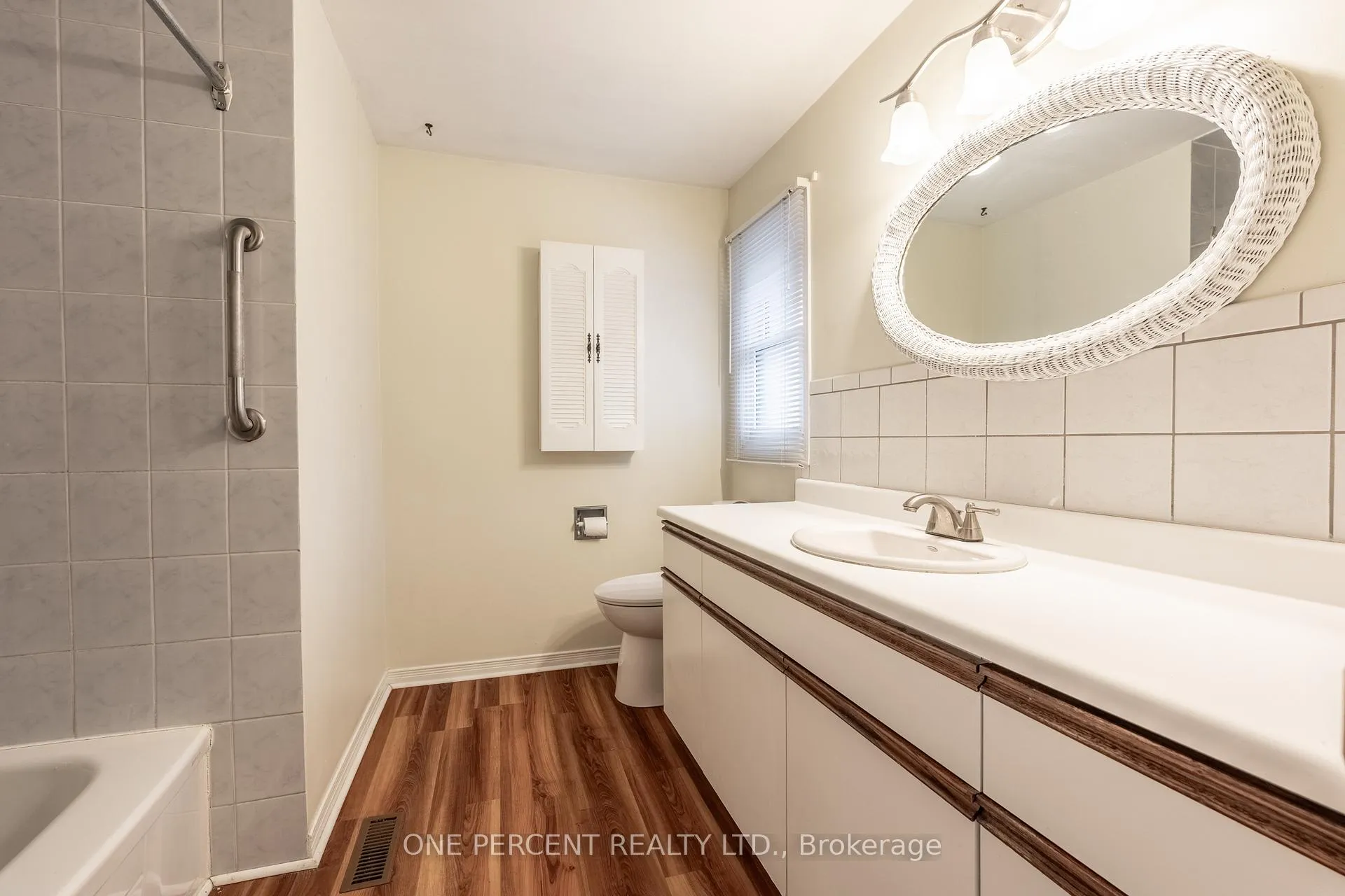 Photo 16 of Unit 30, 800 Upper Paradise Road, Hamilton, Gurnett — HOMEH
