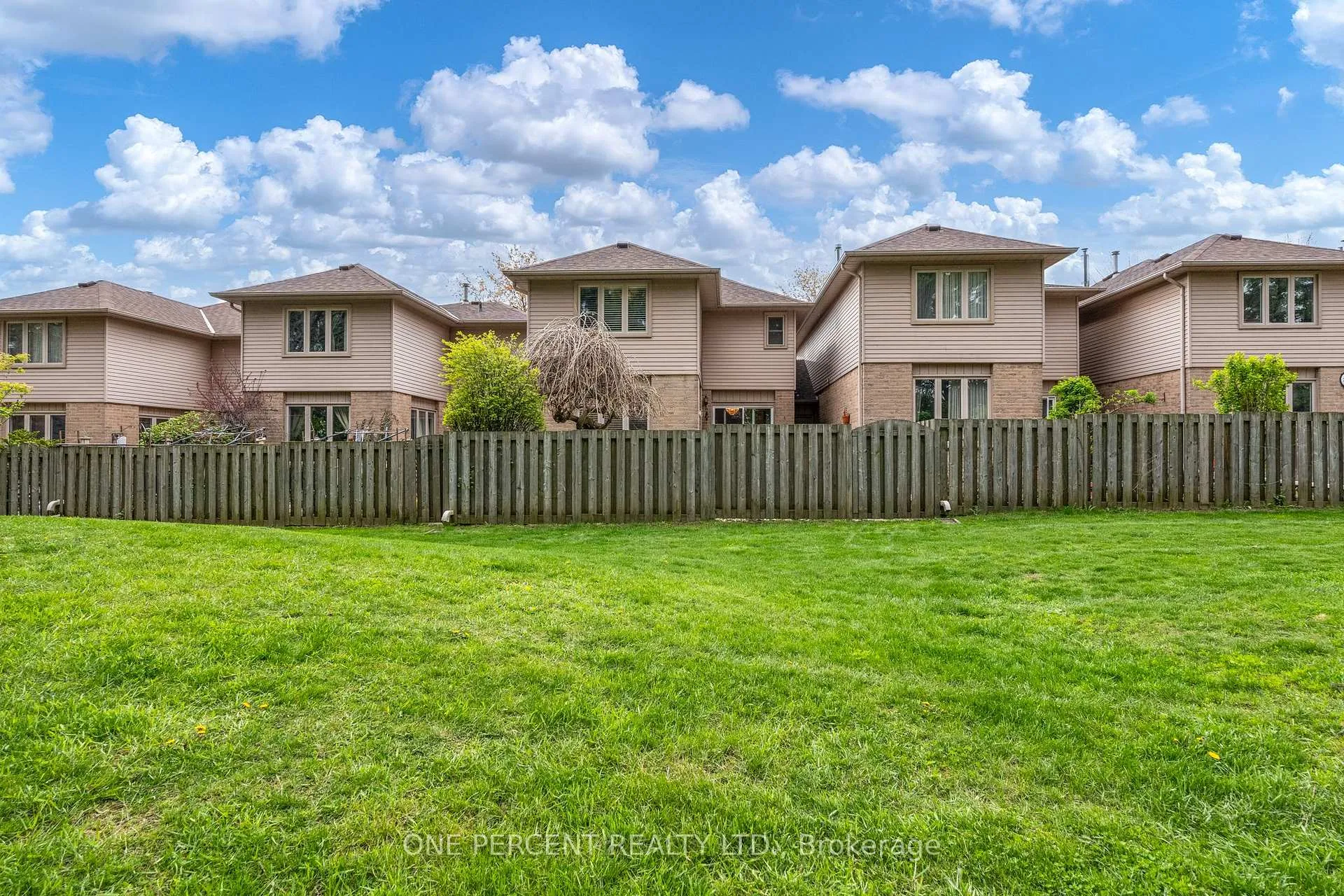 Photo 23 of Unit 30, 800 Upper Paradise Road, Hamilton, Gurnett — HOMEH