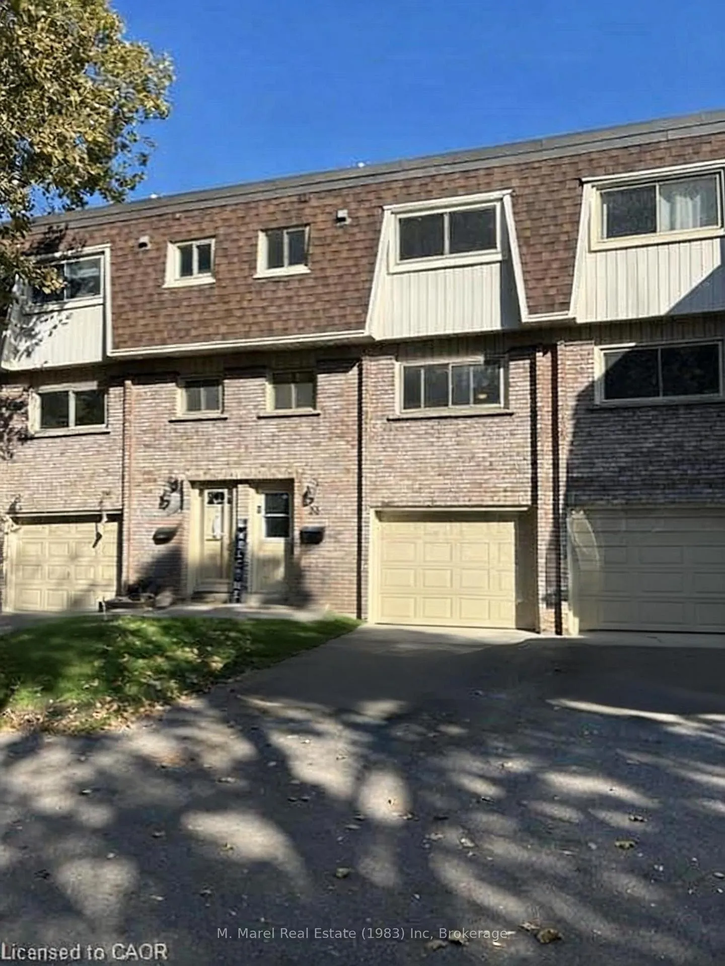 Photo 1 of Unit 33, 125 Bonaventure Drive, Hamilton, Gilbert — HOMEH