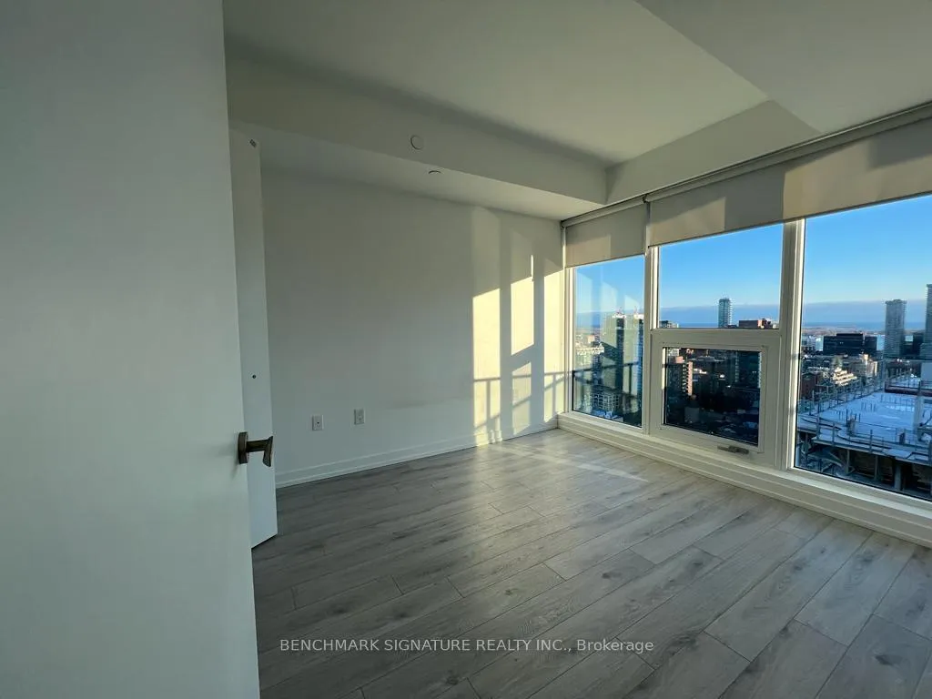 Front of Unit 3105, 77 Shuter Street