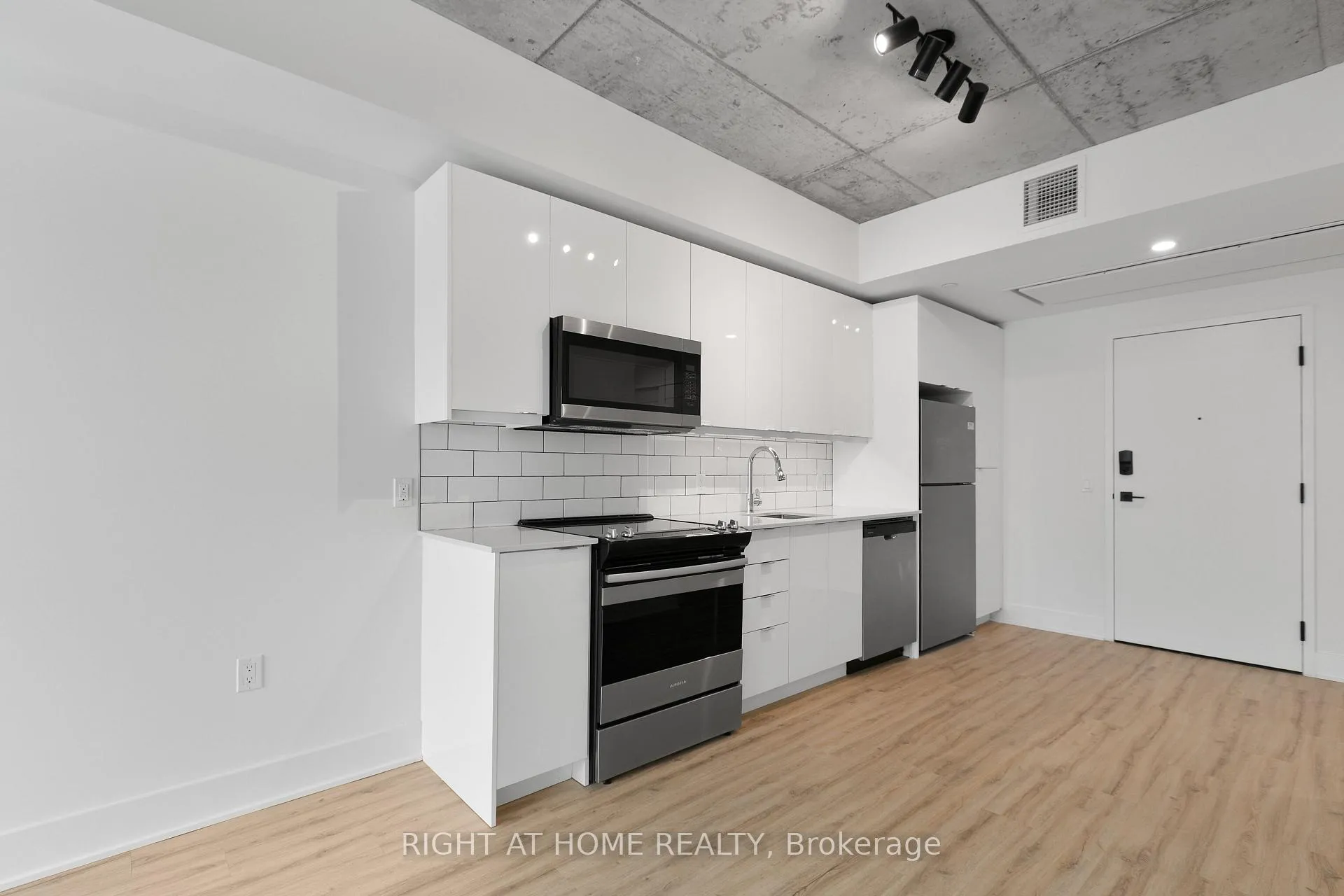 Photo 5 of Unit 610, 377 Winona Avenue, Ottawa, Westboro South — HOMEH