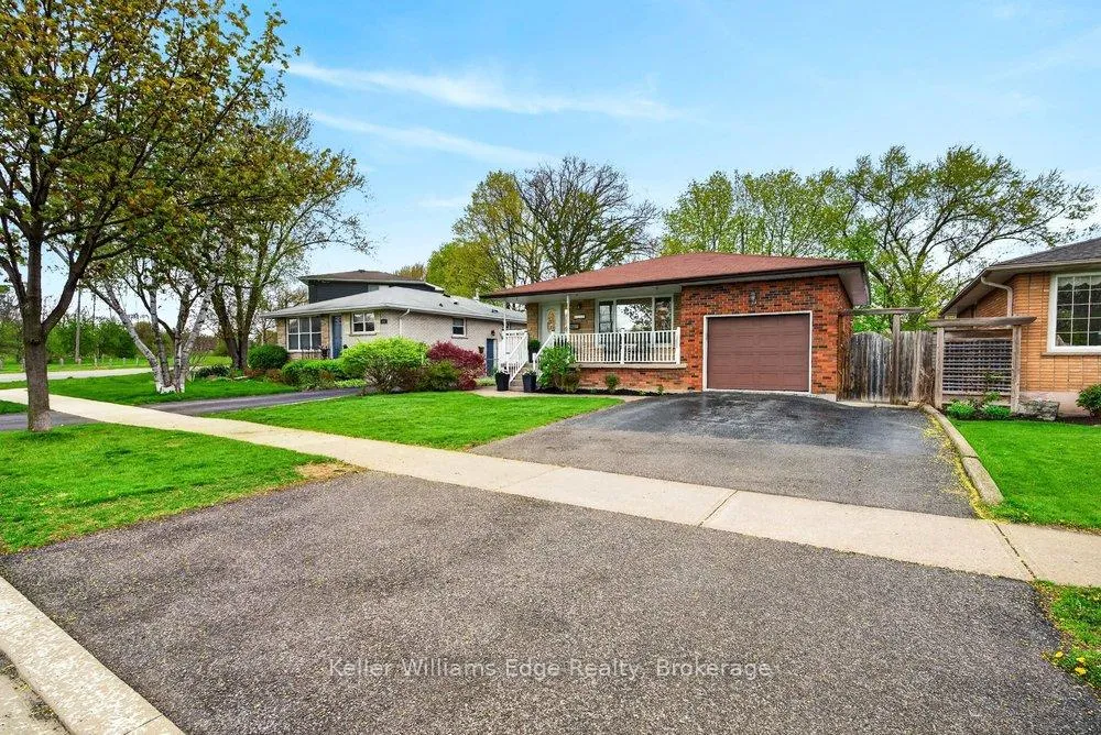 Photo 3 of 1313 Tavistock Drive, Burlington, Mountainside — HOMEH