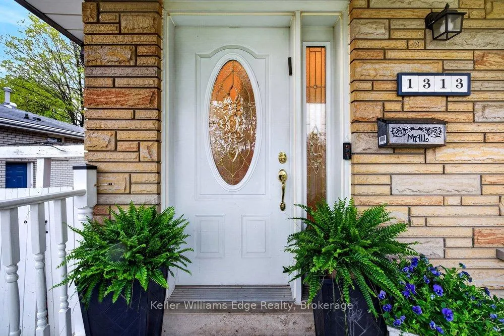 Photo 5 of 1313 Tavistock Drive, Burlington, Mountainside — HOMEH