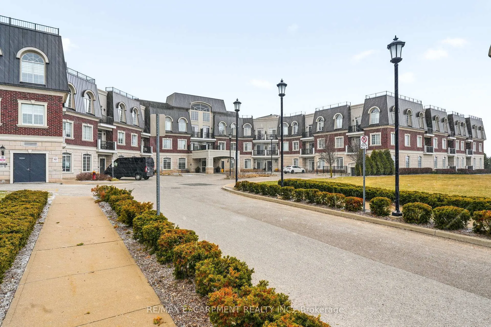 Photo 2 of Unit 308, 2300 Upper Middle Road, Oakville, Glen Abbey — HOMEH