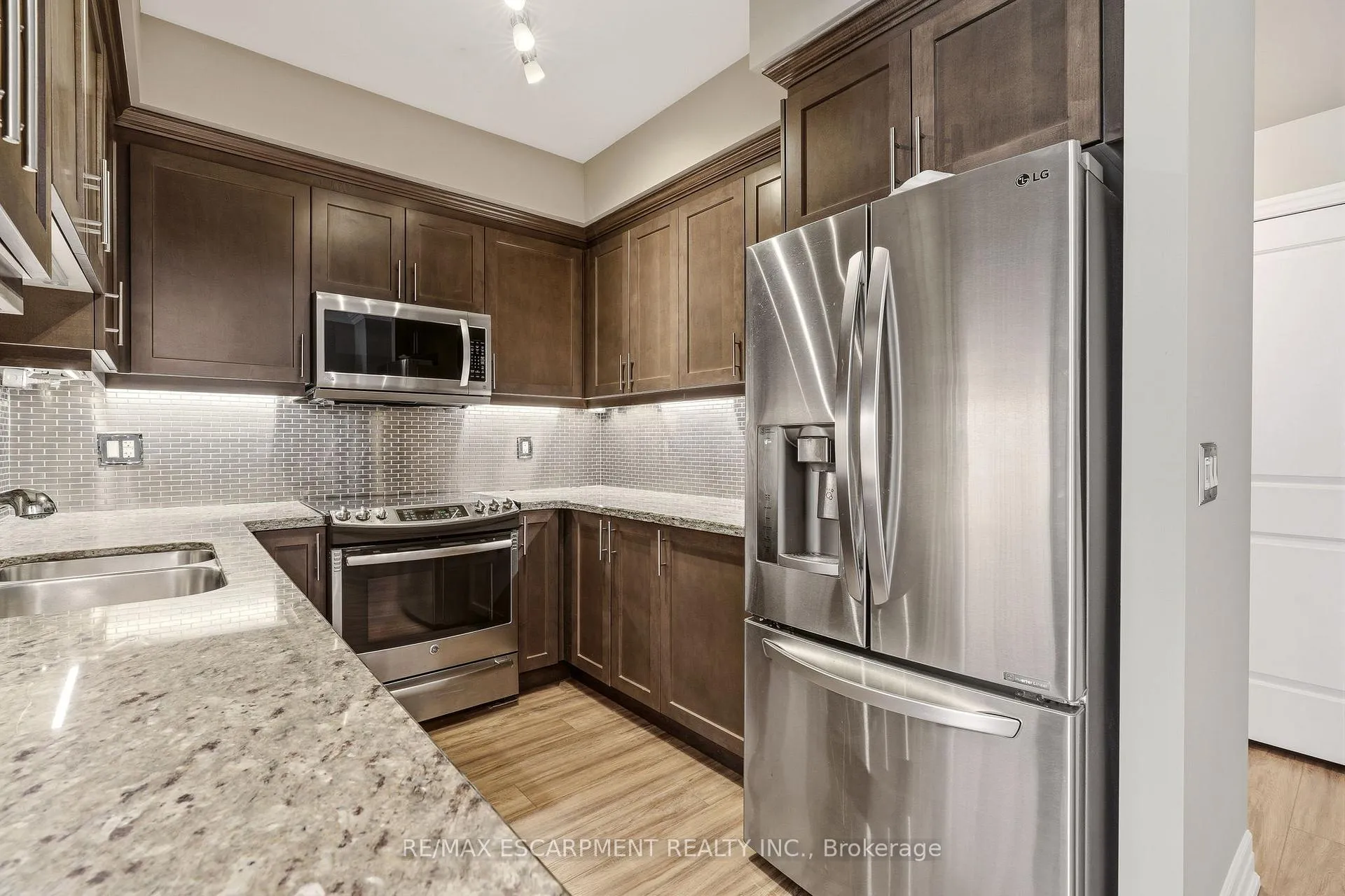 Photo 14 of Unit 308, 2300 Upper Middle Road, Oakville, Glen Abbey — HOMEH