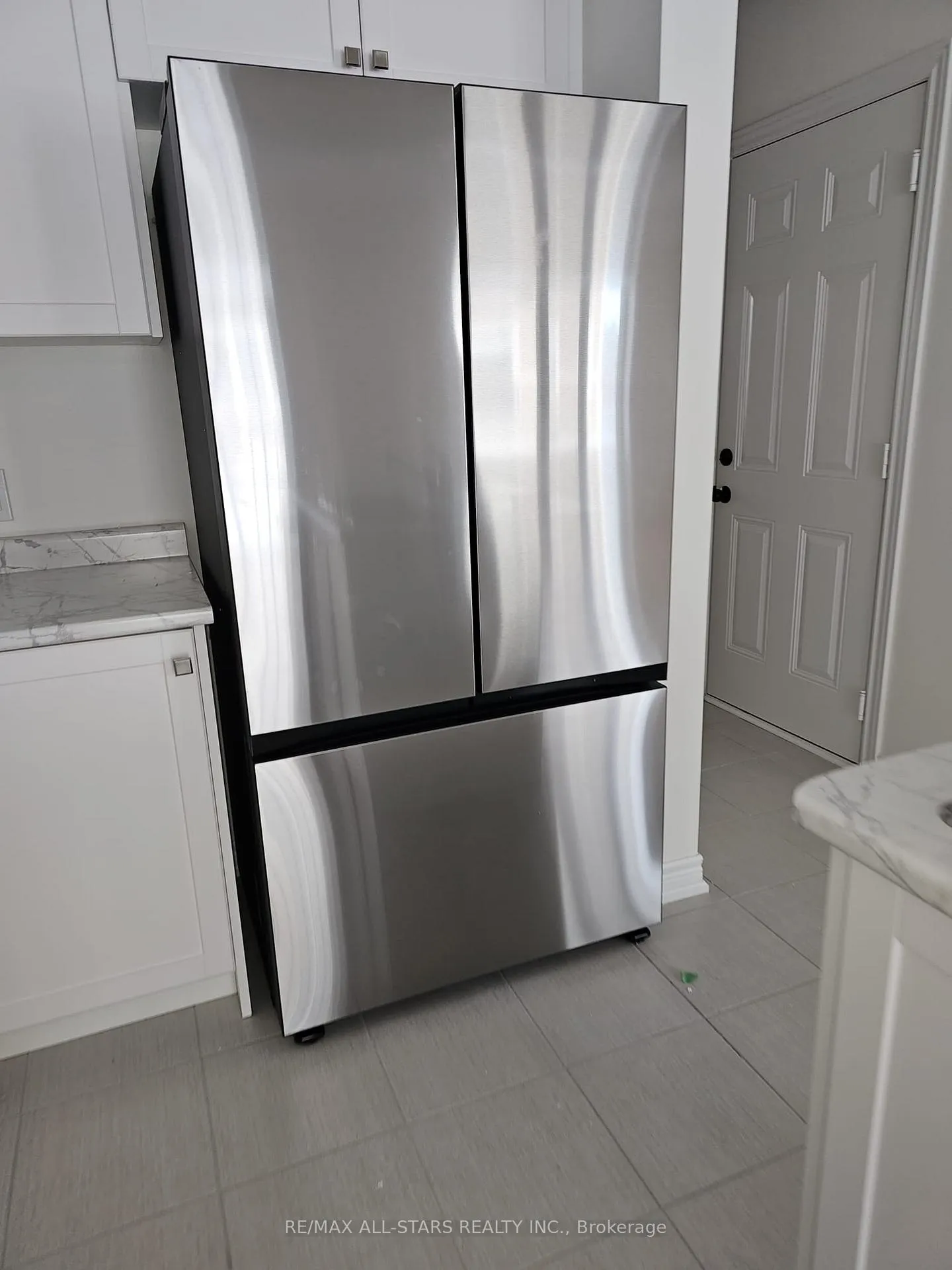 Photo 5 of 703 Potawatomi Crescent, Shelburne — HOMEH