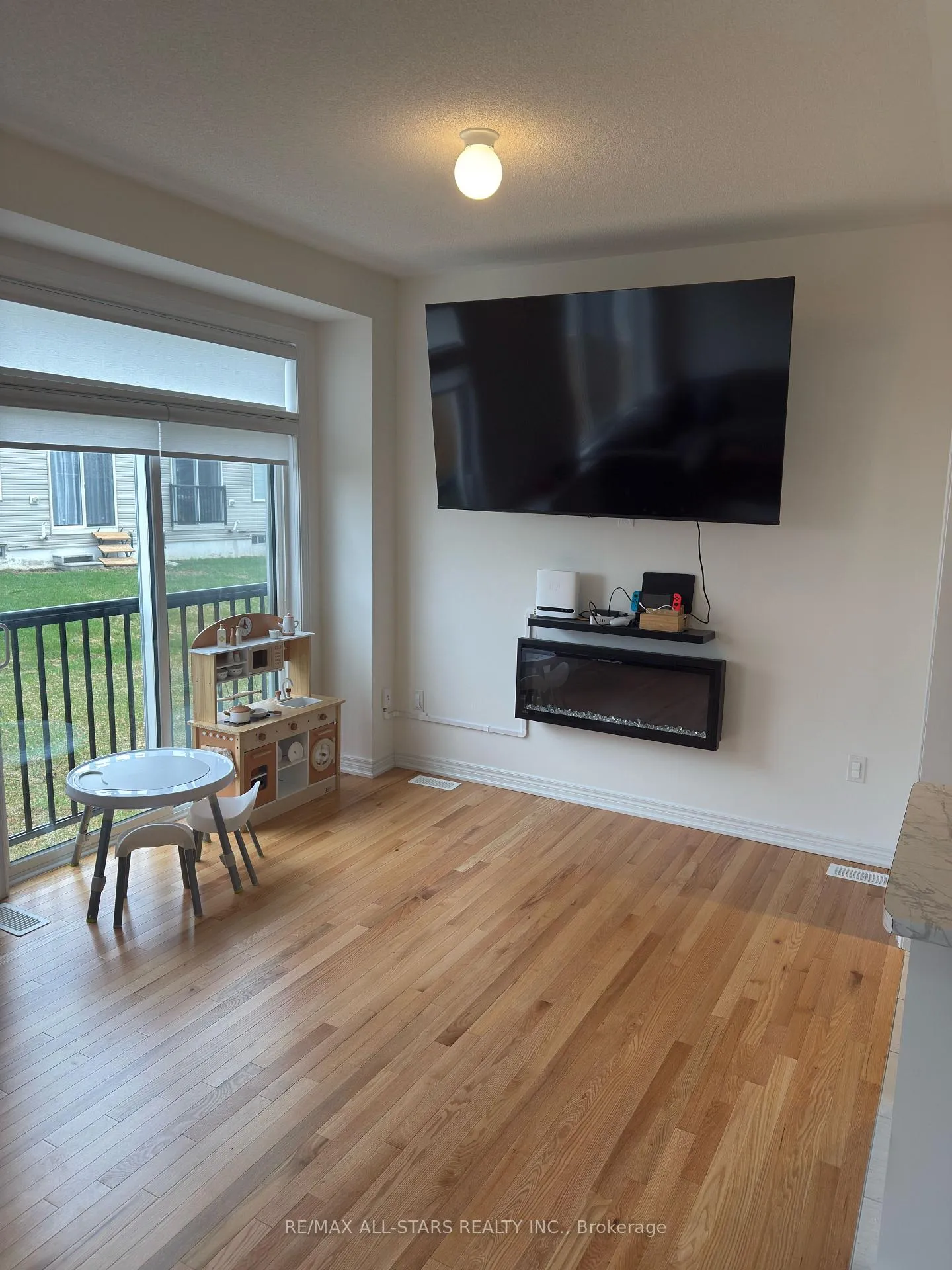 Photo 8 of 703 Potawatomi Crescent, Shelburne — HOMEH