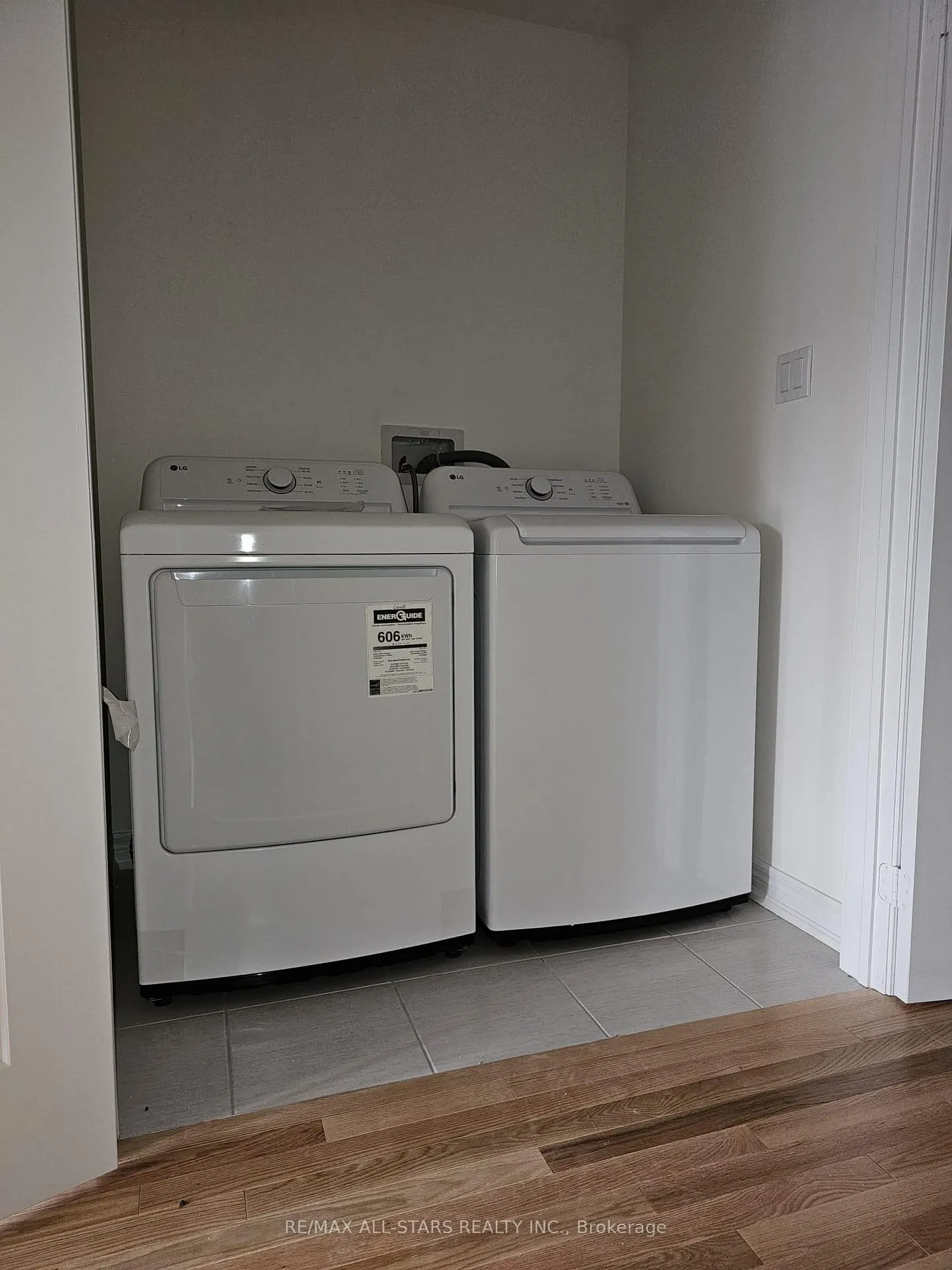 Photo 14 of 703 Potawatomi Crescent, Shelburne — HOMEH
