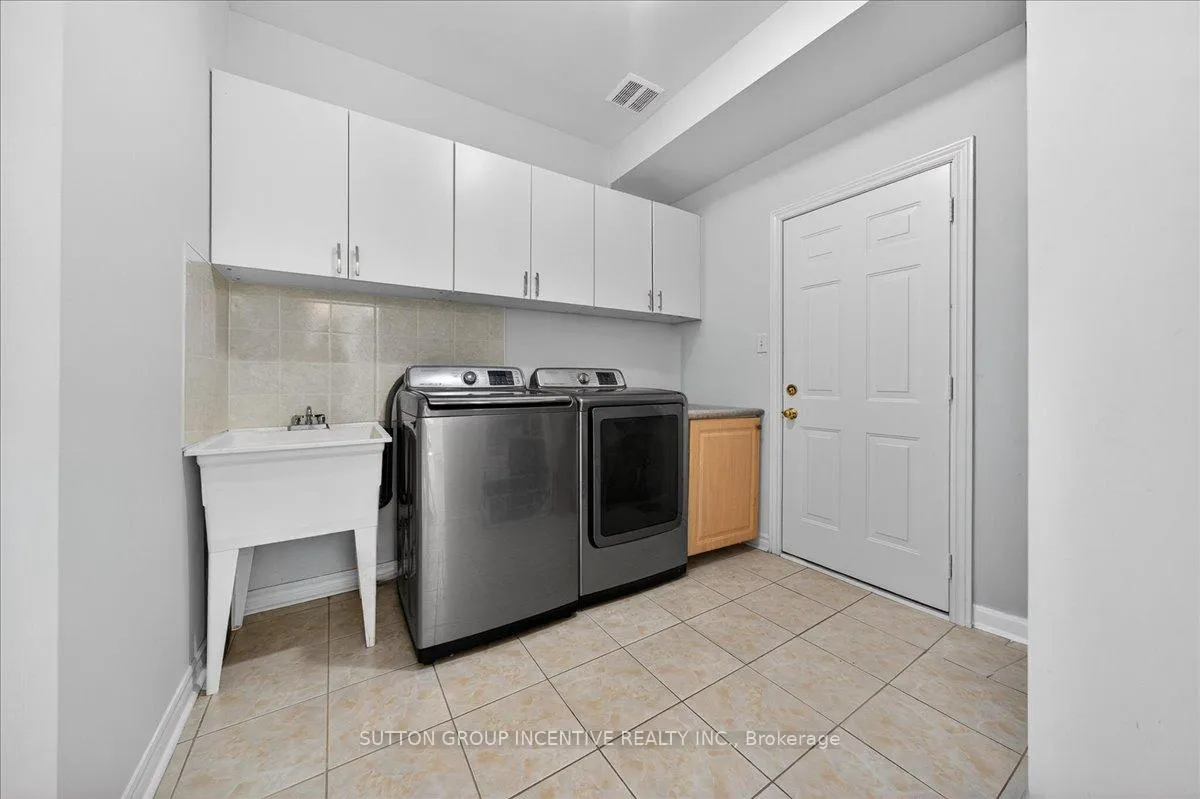 Photo 12 of 6 Silvercreek Crescent, Barrie, Ardagh — HOMEH
