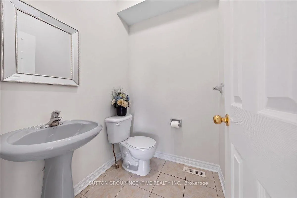Photo 13 of 6 Silvercreek Crescent, Barrie, Ardagh — HOMEH