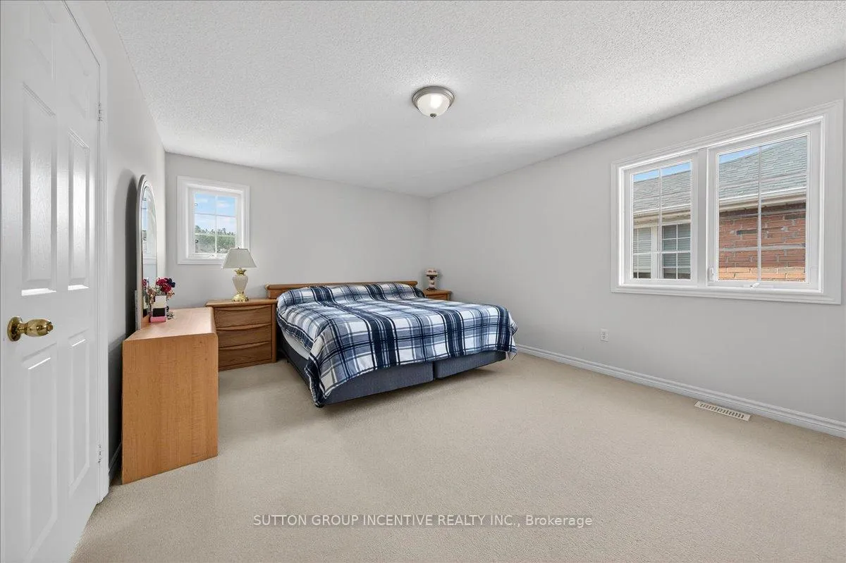 Photo 16 of 6 Silvercreek Crescent, Barrie, Ardagh — HOMEH