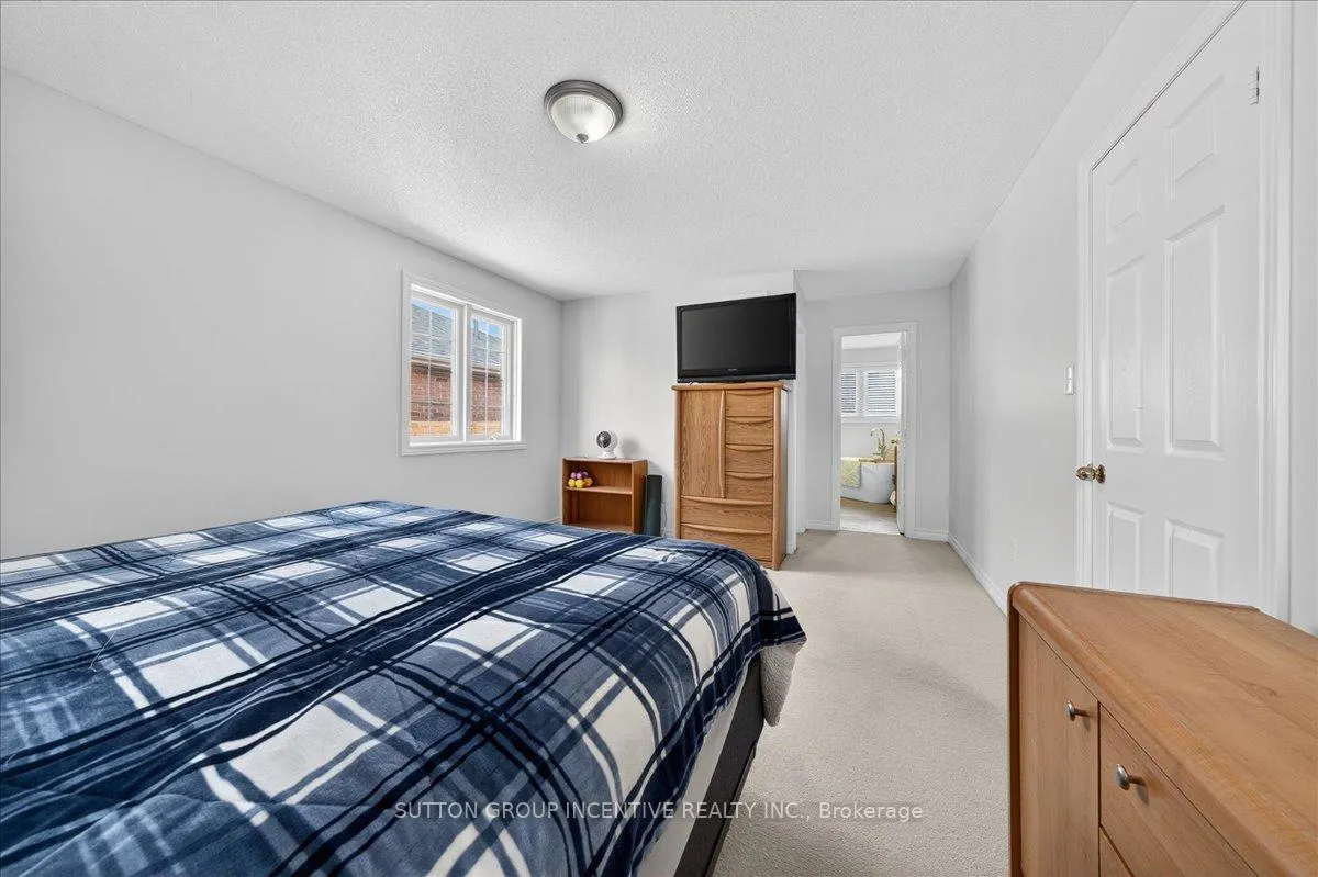 Photo 17 of 6 Silvercreek Crescent, Barrie, Ardagh — HOMEH