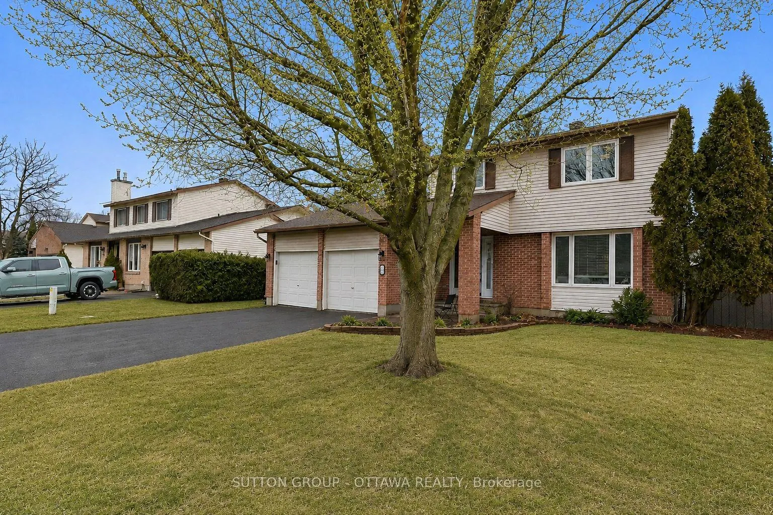 Photo 2 of 238 Park Grove Drive, Ottawa, Queenswood Heights South — HOMEH