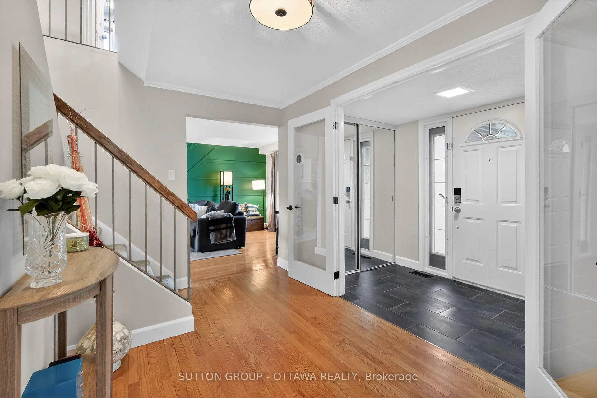 Photo 4 of 238 Park Grove Drive, Ottawa, Queenswood Heights South — HOMEH