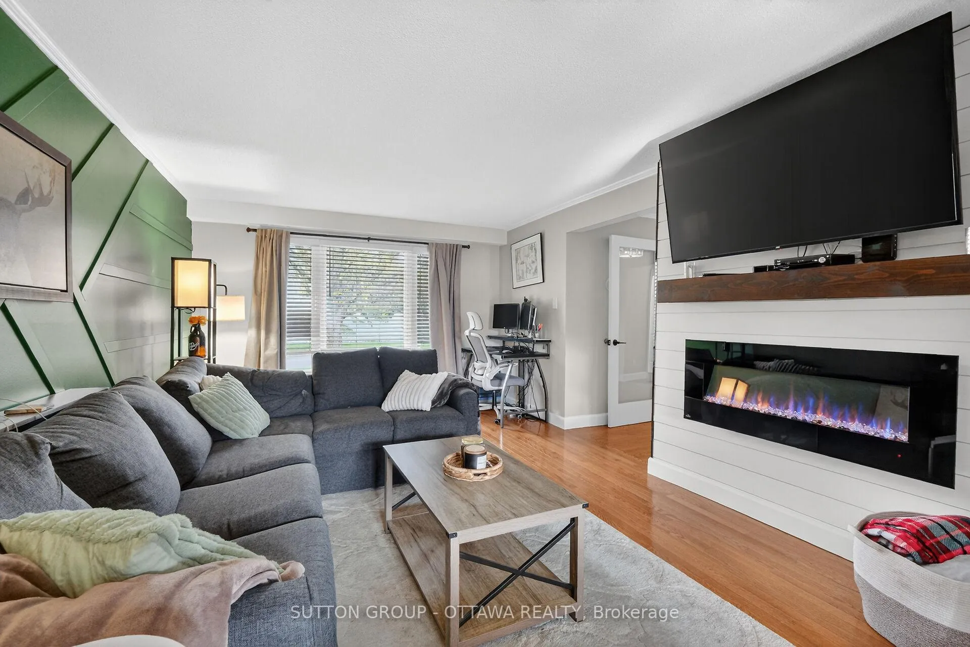 Photo 8 of 238 Park Grove Drive, Ottawa, Queenswood Heights South — HOMEH