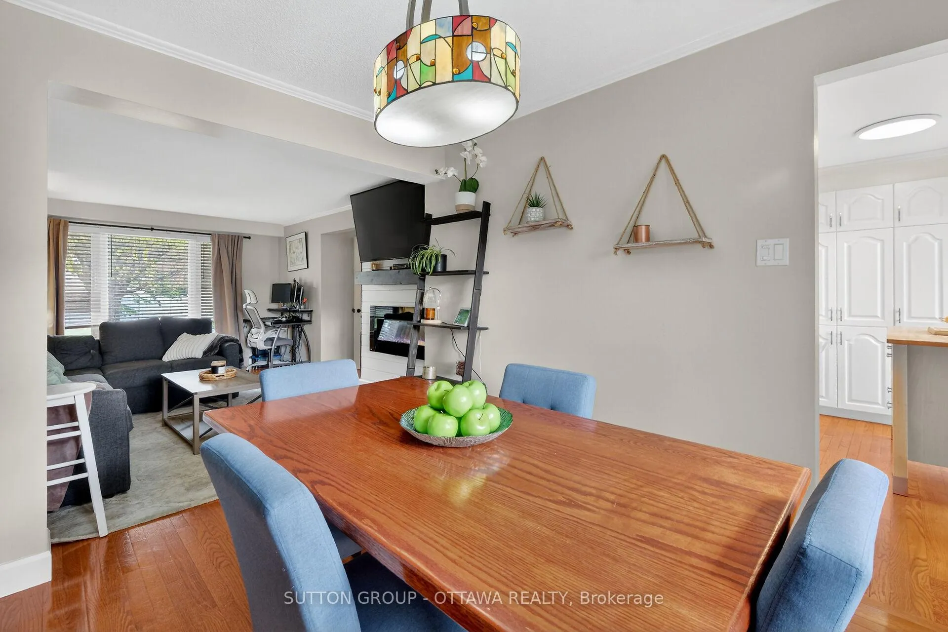 Photo 12 of 238 Park Grove Drive, Ottawa, Queenswood Heights South — HOMEH